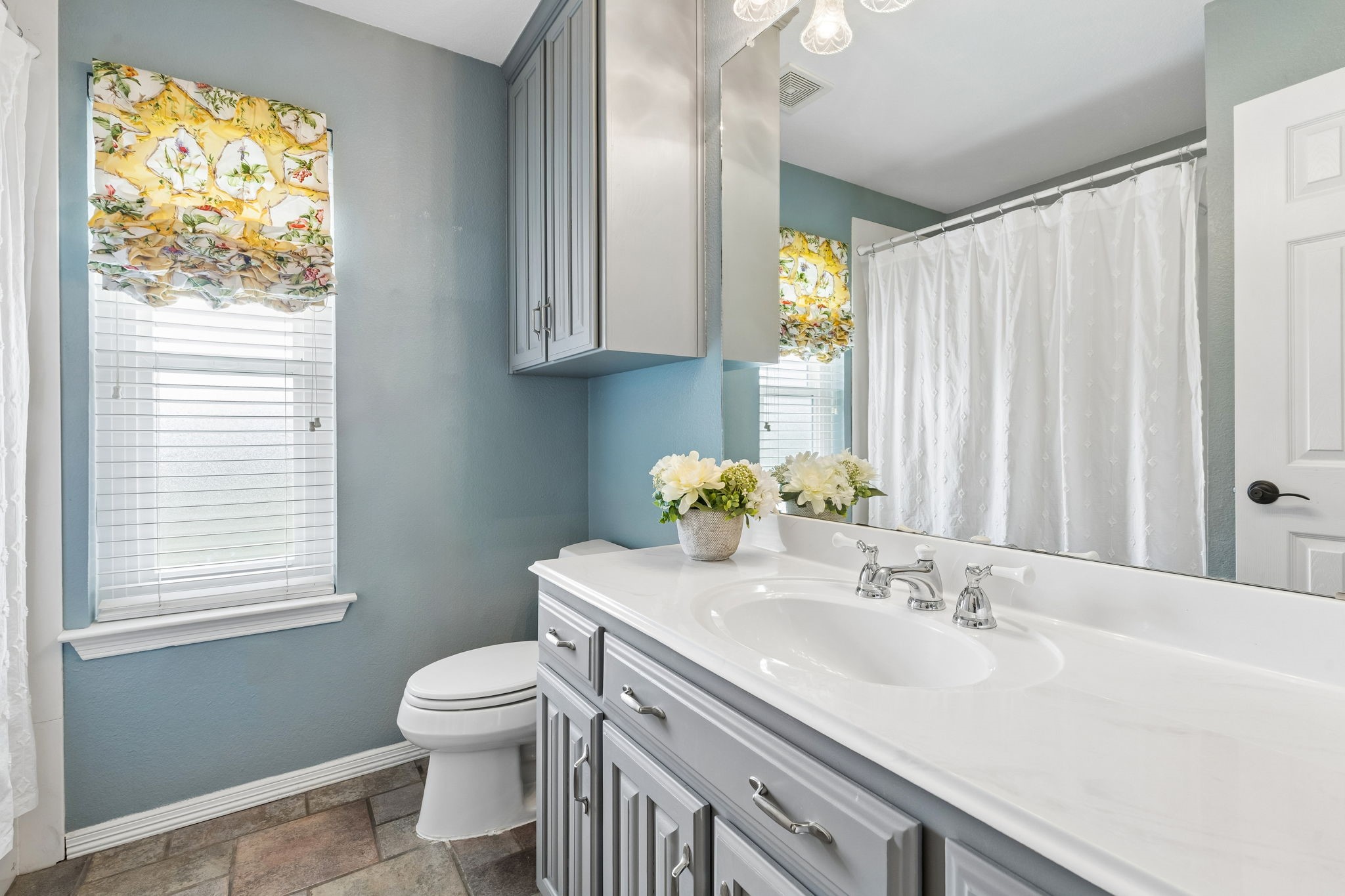 1901 Saw Tooth Court