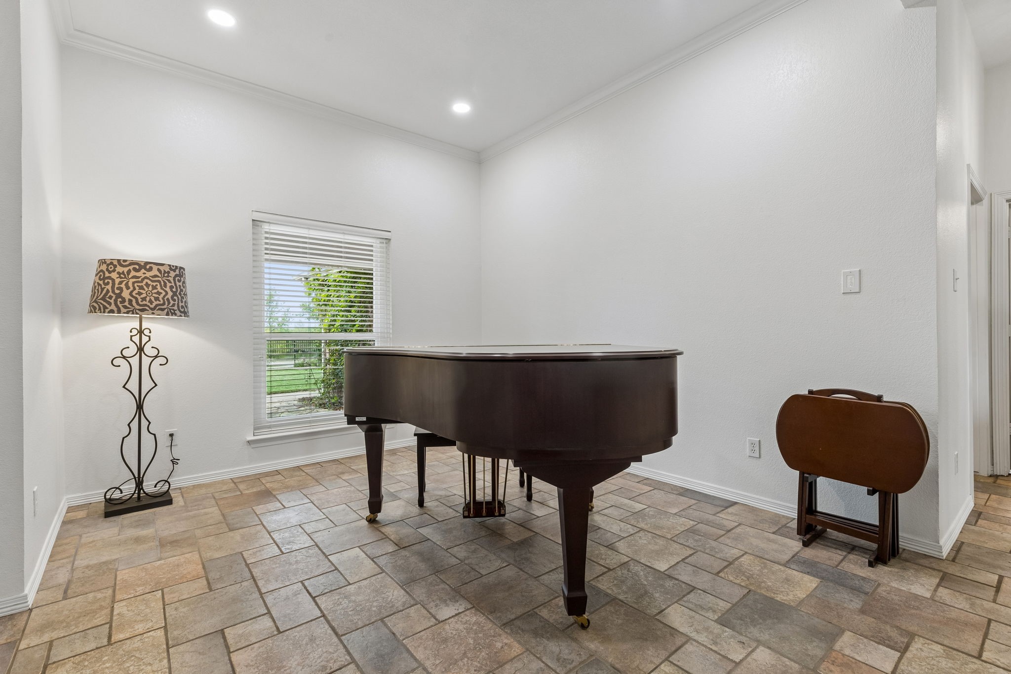 1901 Saw Tooth Court