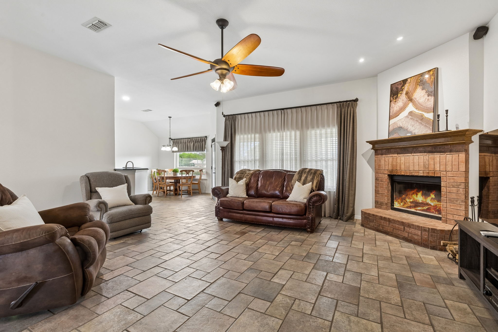 1901 Saw Tooth Court