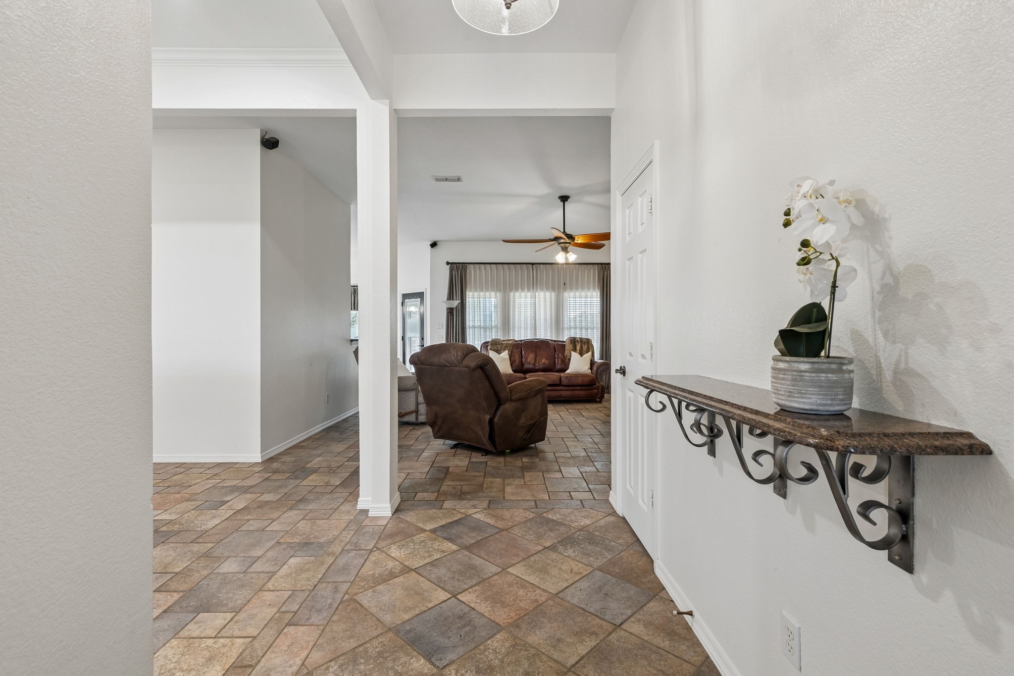 1901 Saw Tooth Court