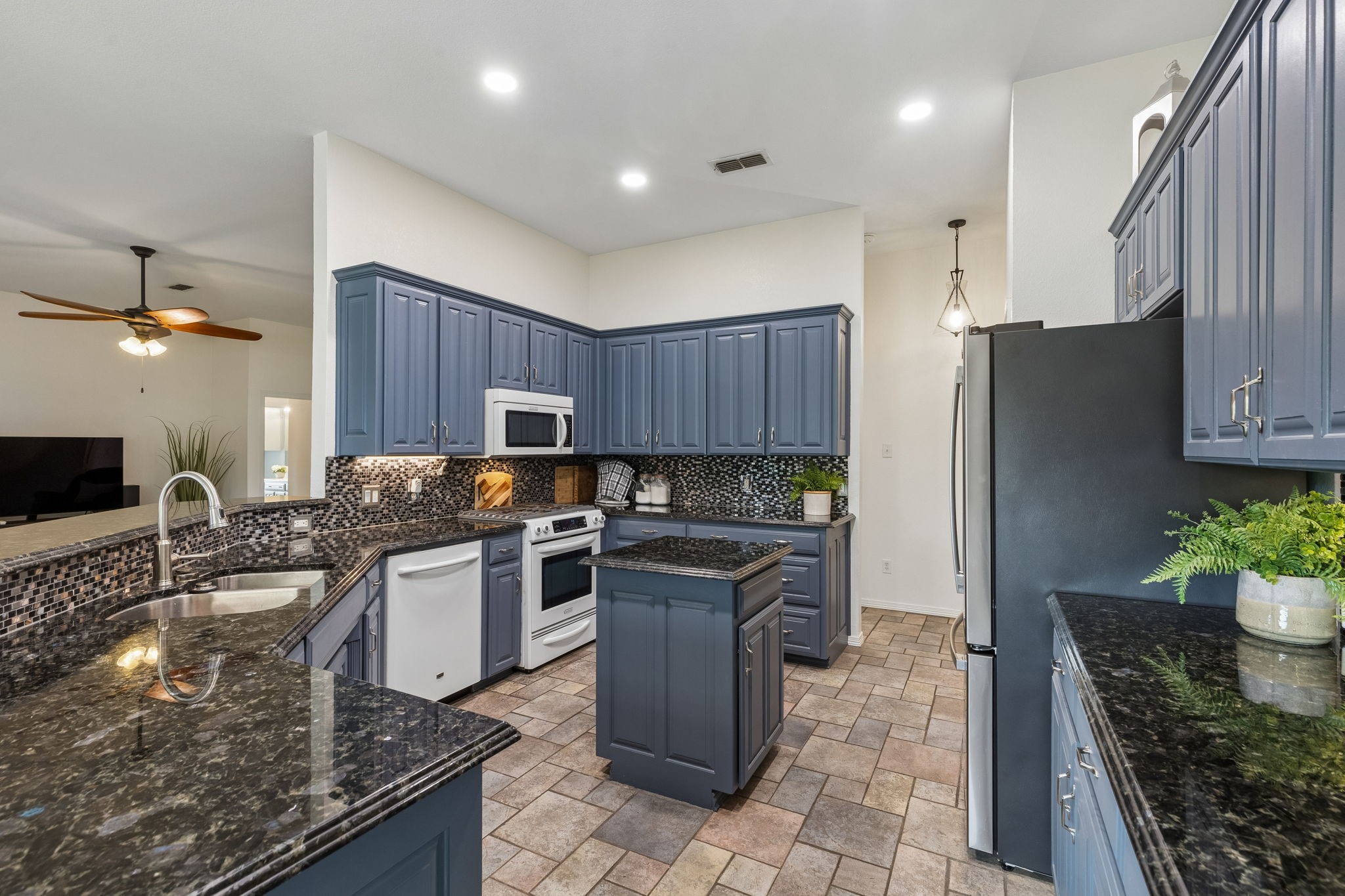 1901 Saw Tooth Court