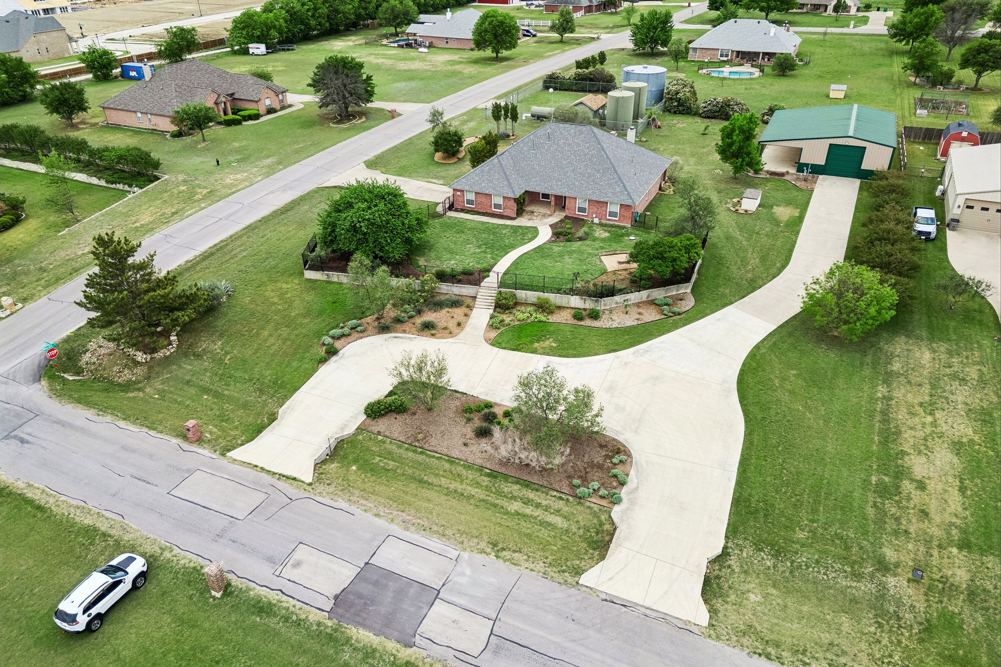 1901 Saw Tooth Court