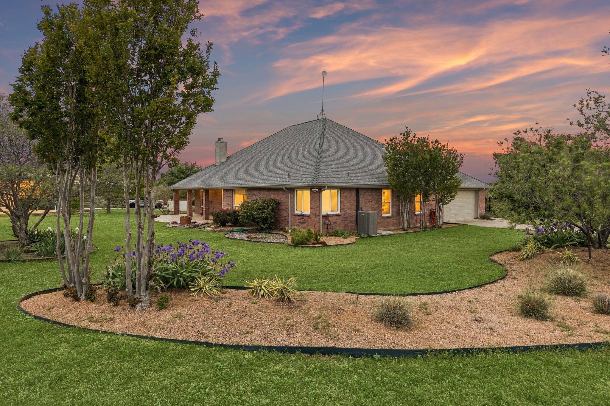 1901 Saw Tooth Court