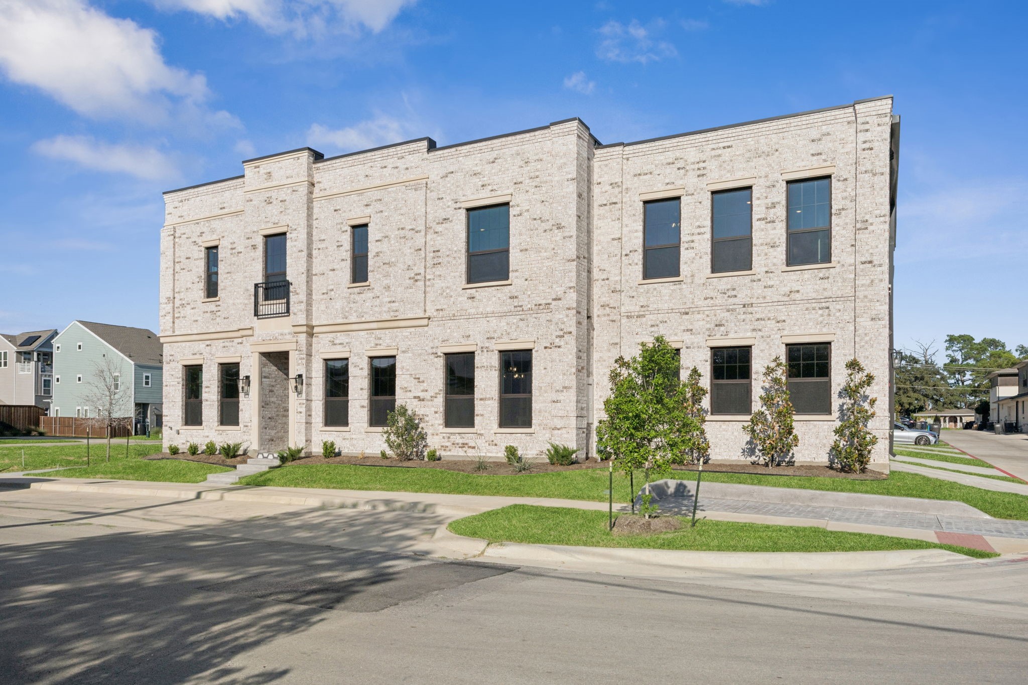 305 Sunset Lane 101