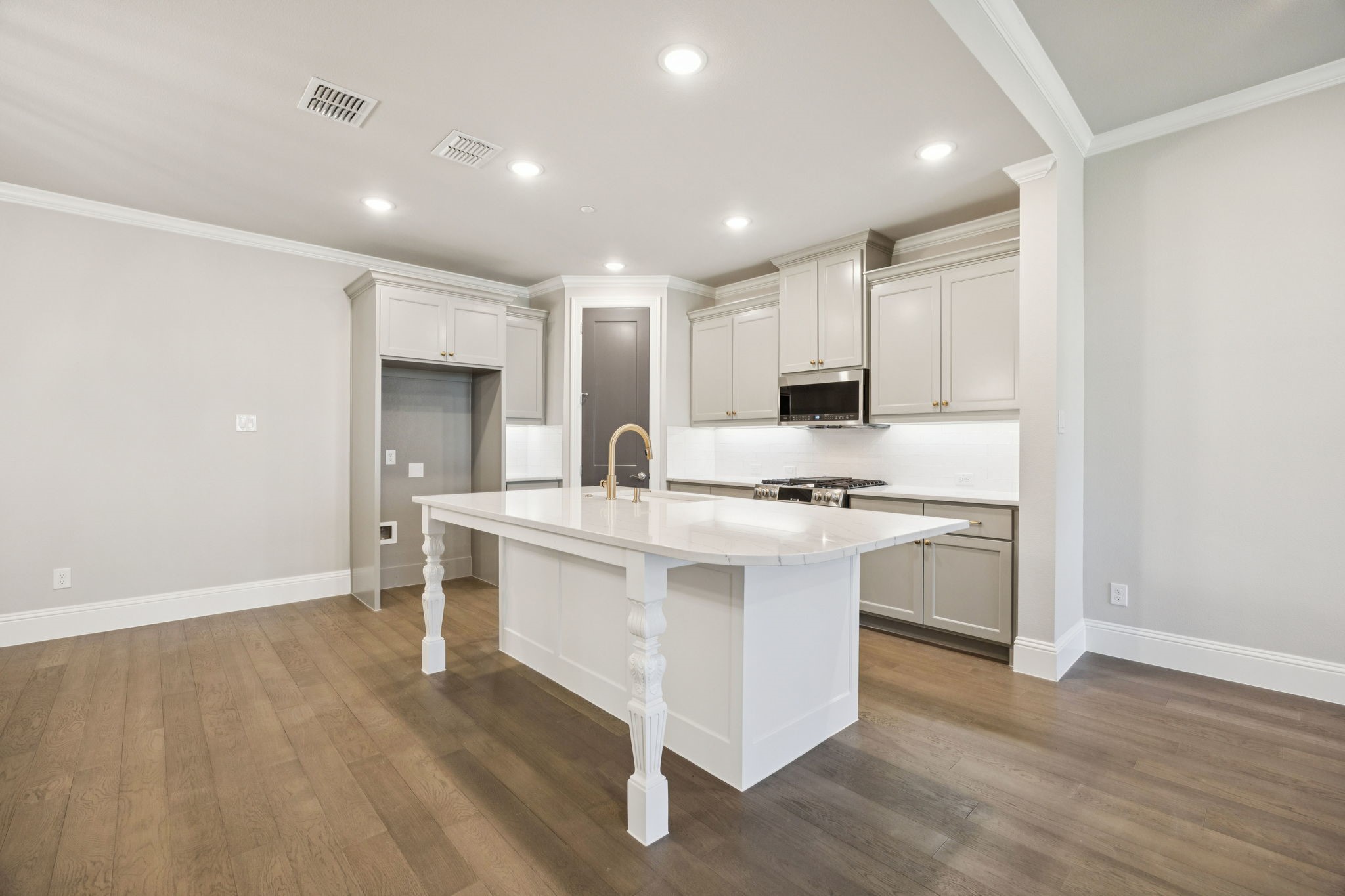 305 Sunset Lane 102
