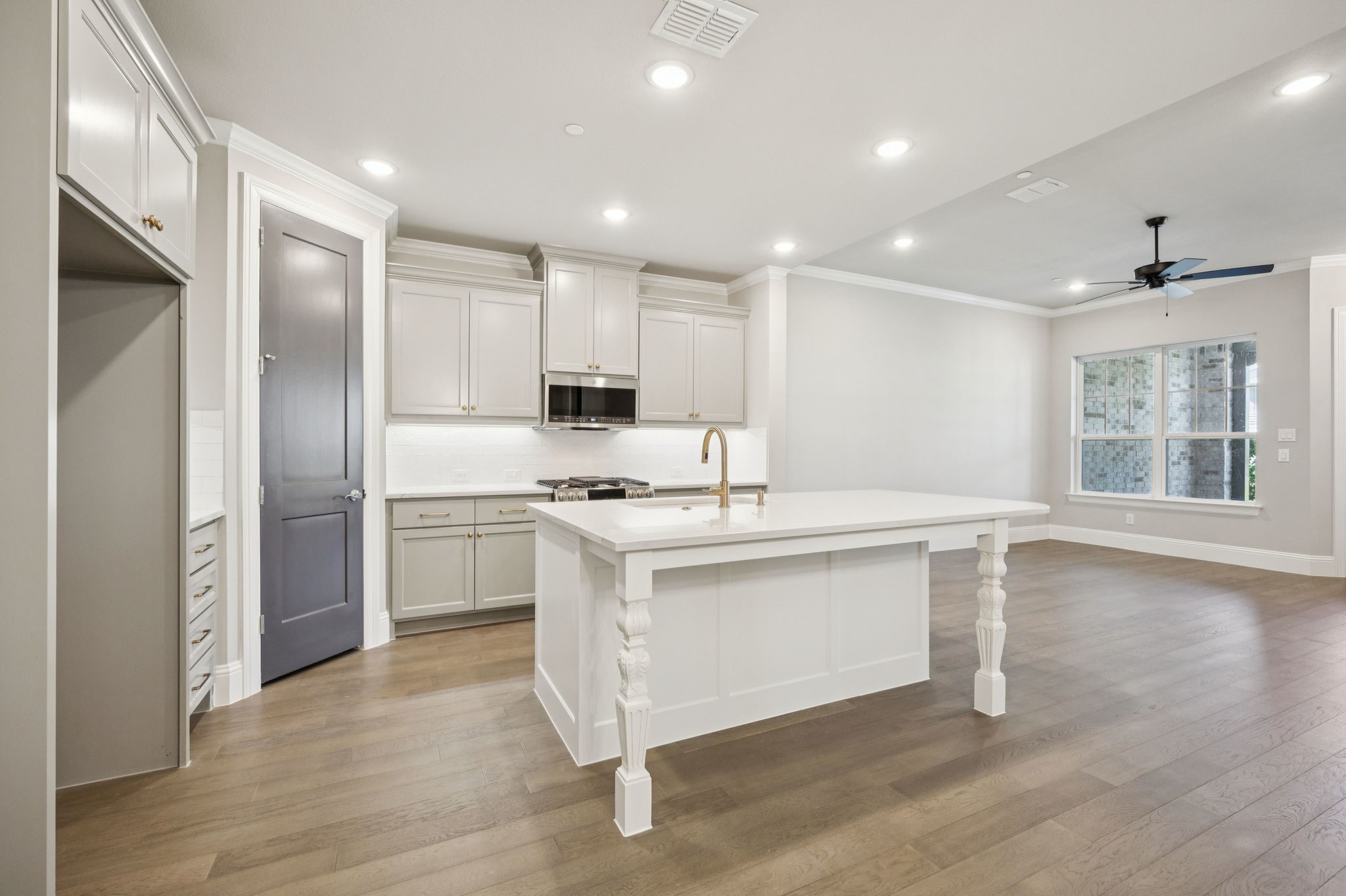 305 Sunset Lane 102