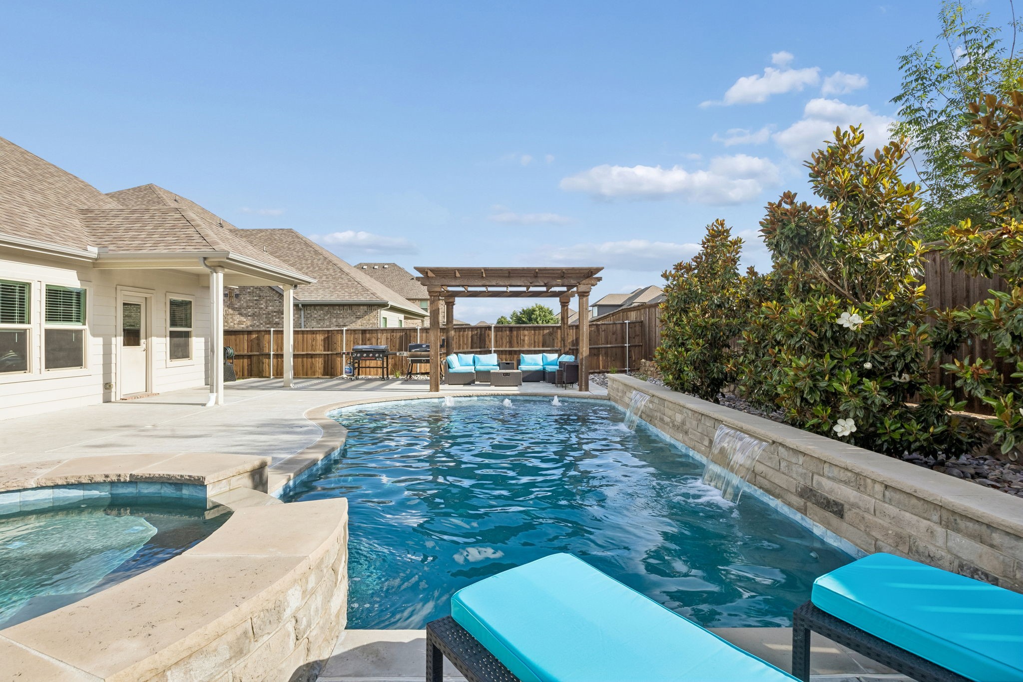 10105 Lakemont Drive