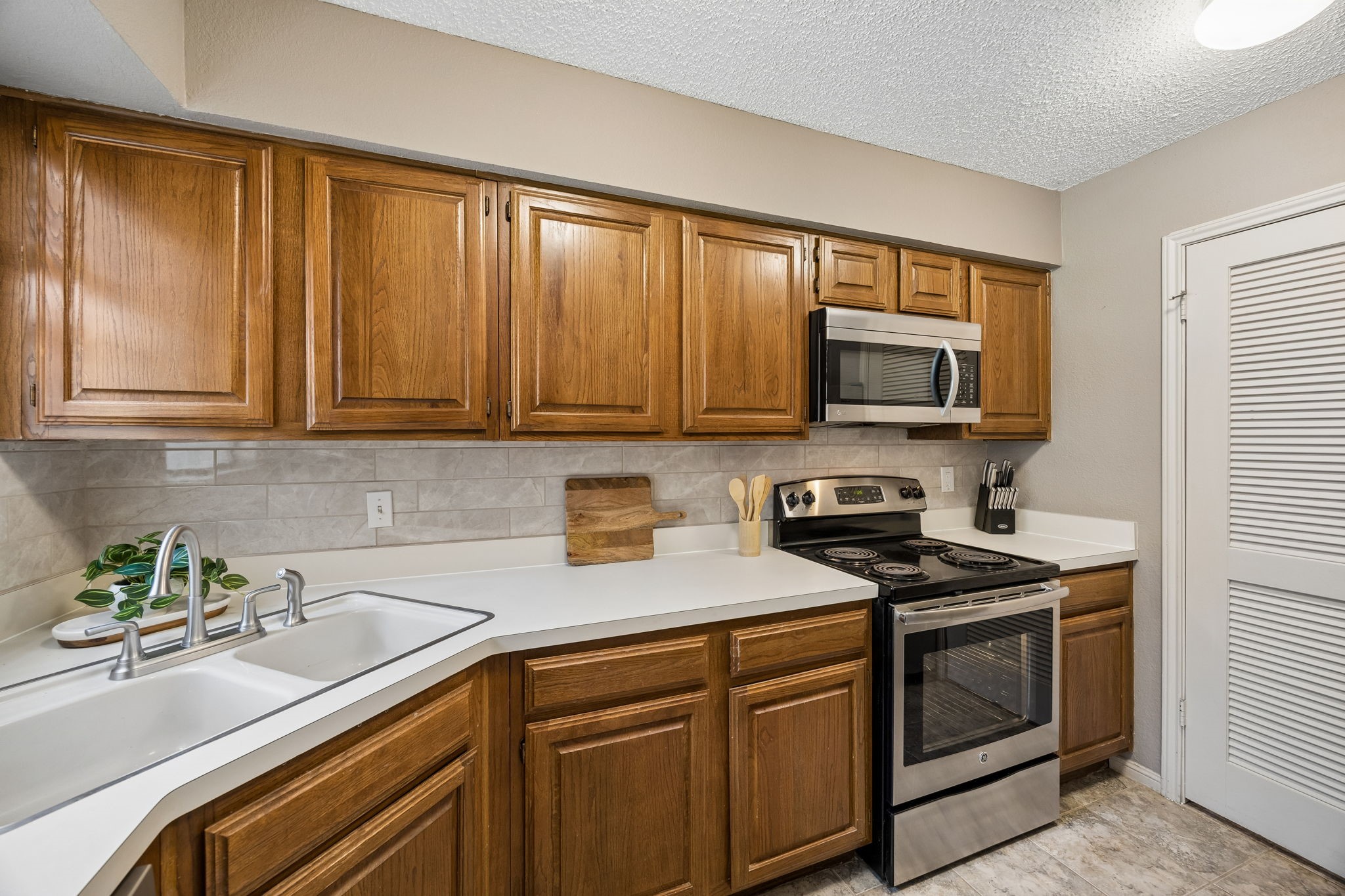 1200 Harwell Drive 1914