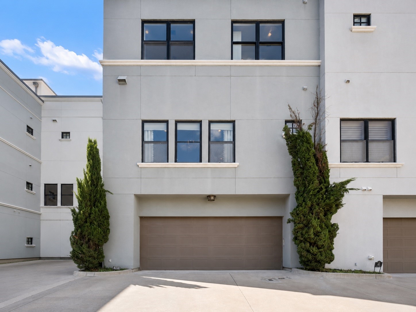 408 E 6th Street