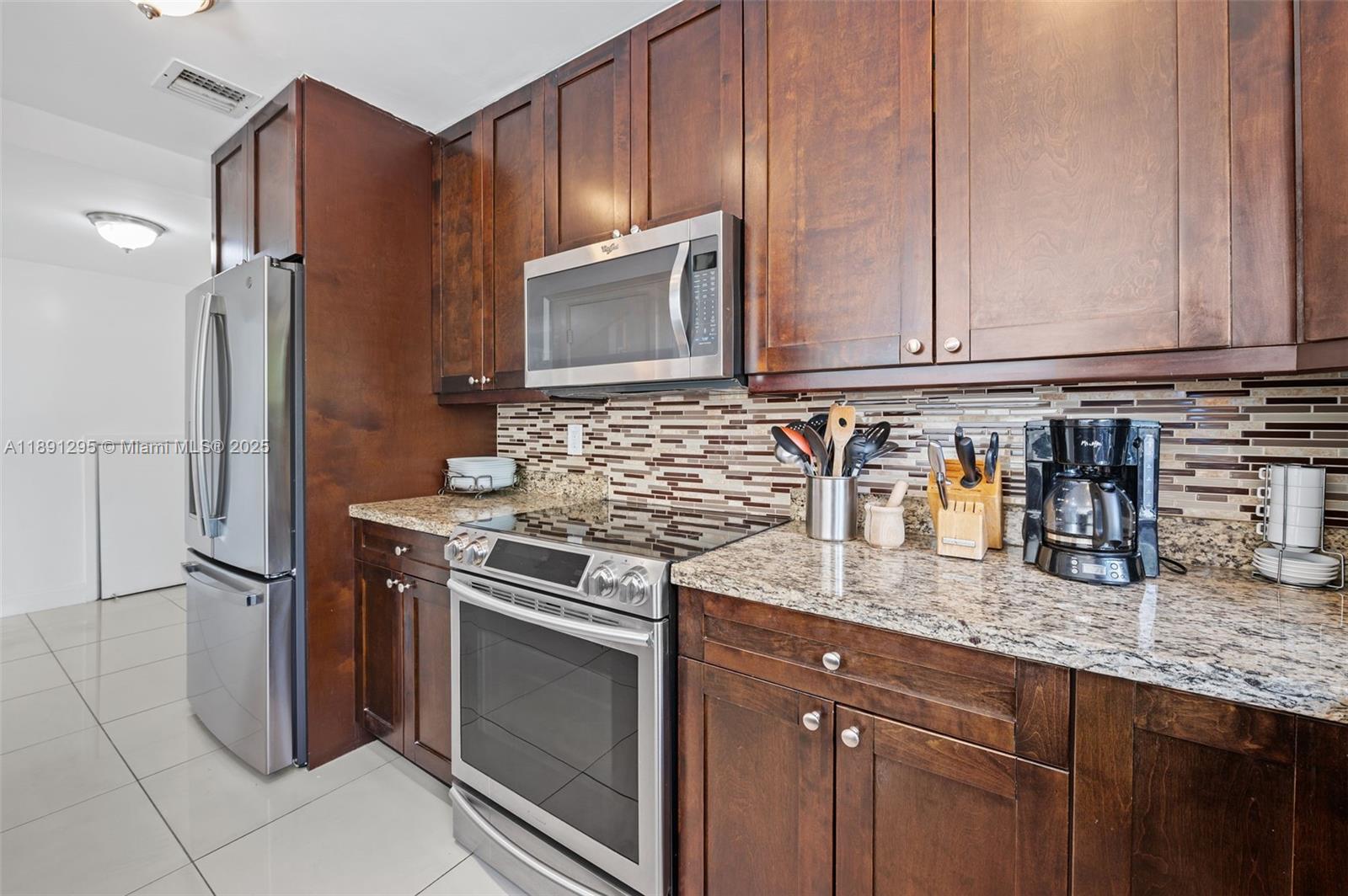 1010 NE 204th Ter