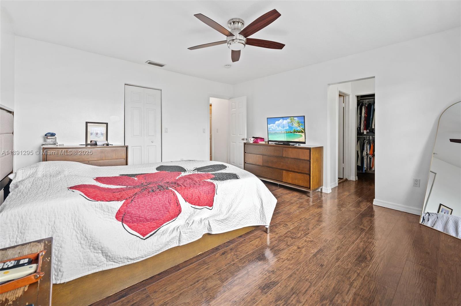 1010 NE 204th Ter