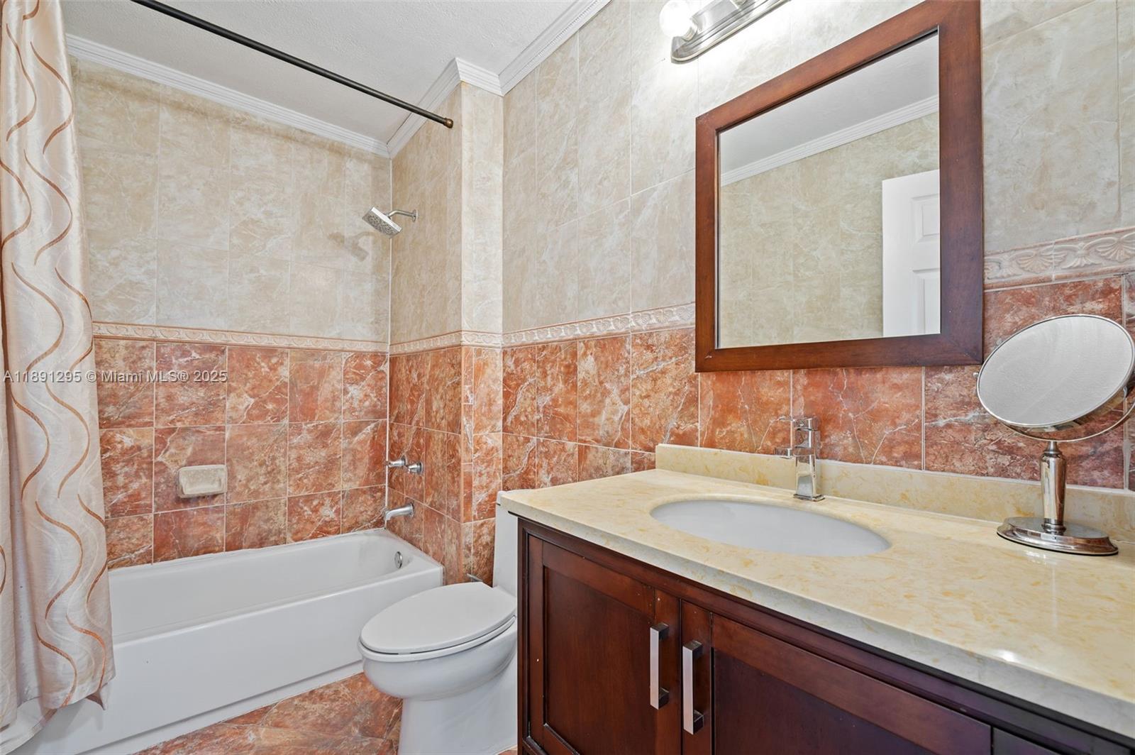 1010 NE 204th Ter