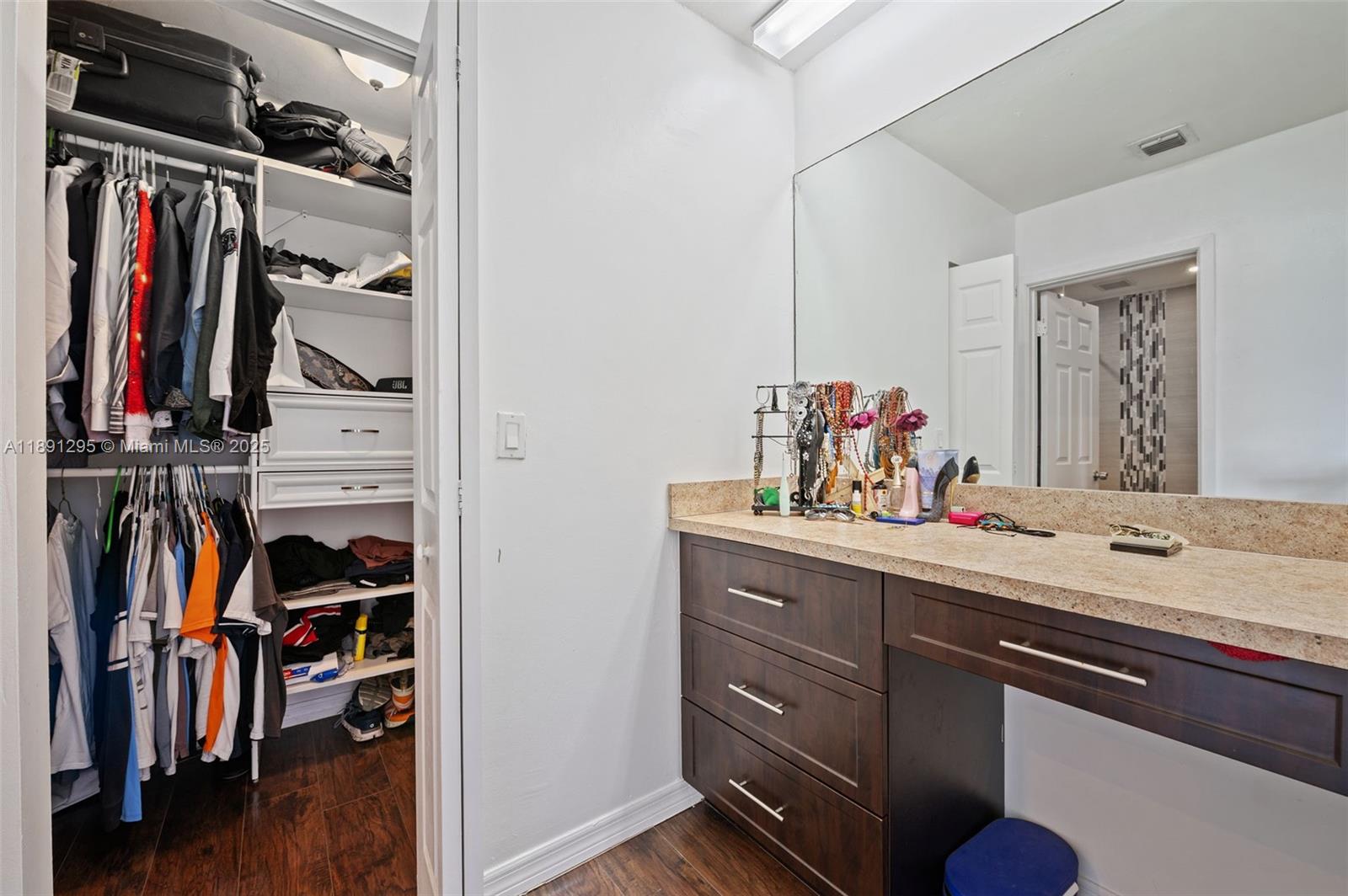 1010 NE 204th Ter
