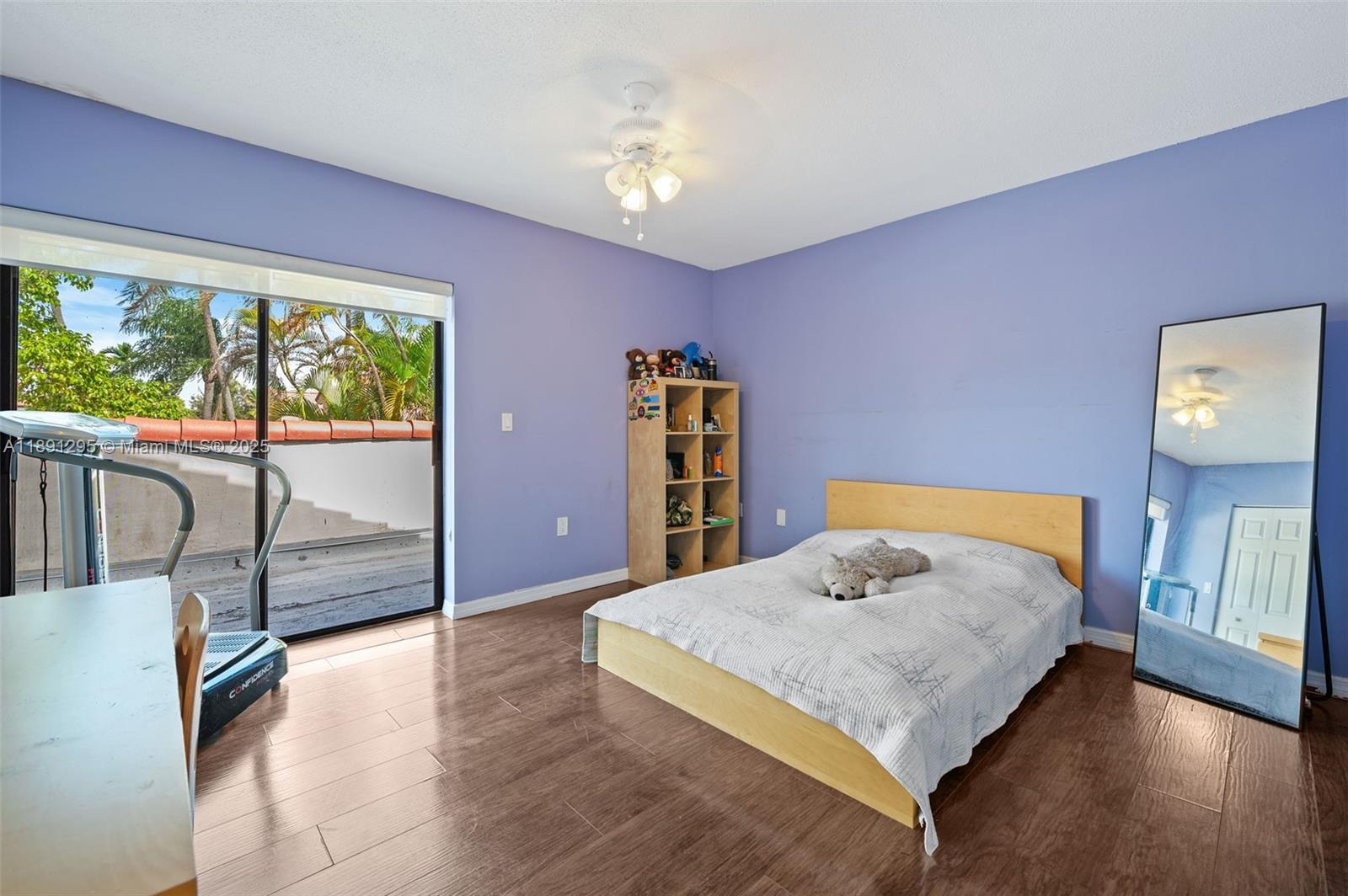 1010 NE 204th Ter