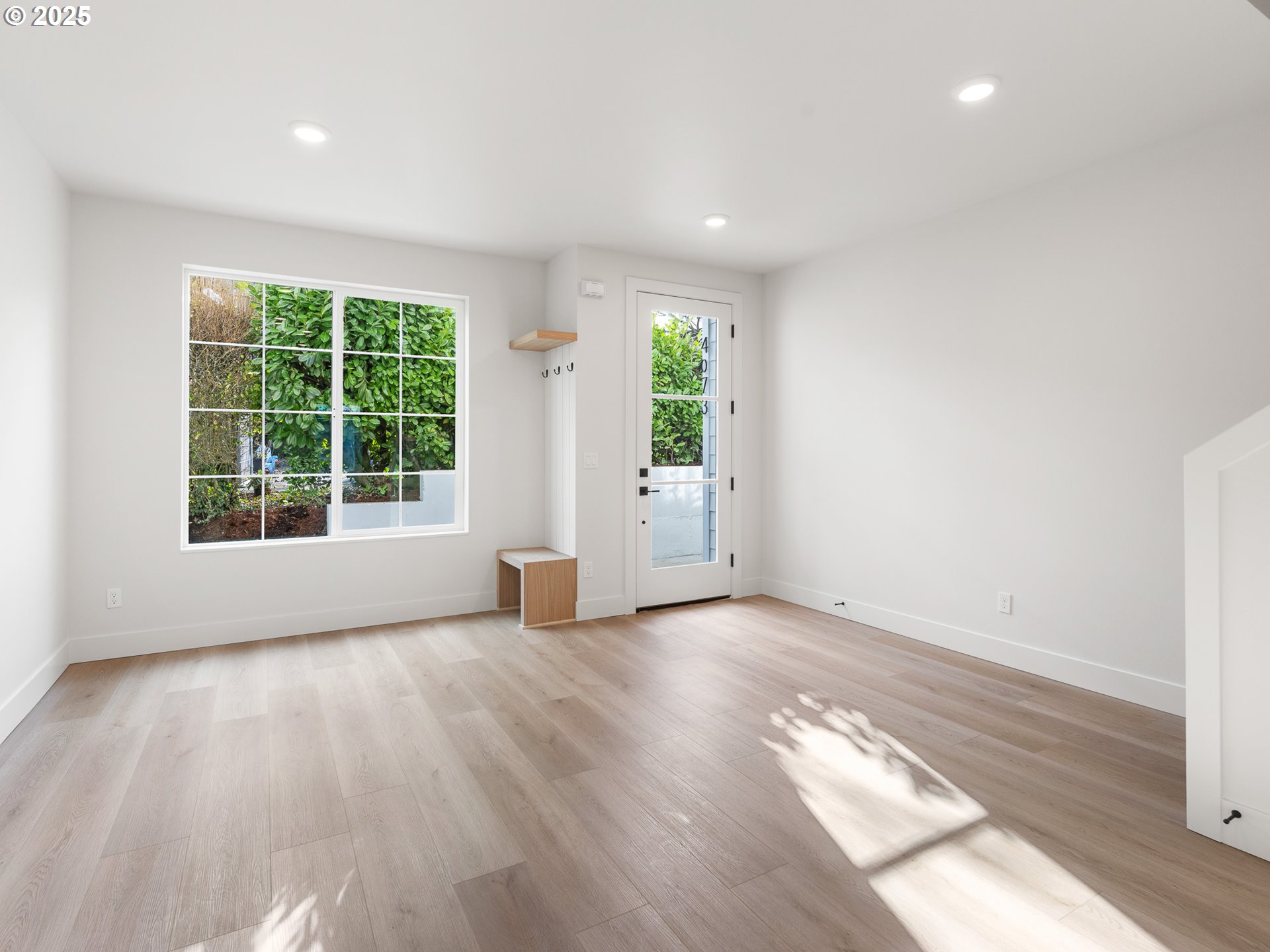 4077 SE Milwaukie AVE 4