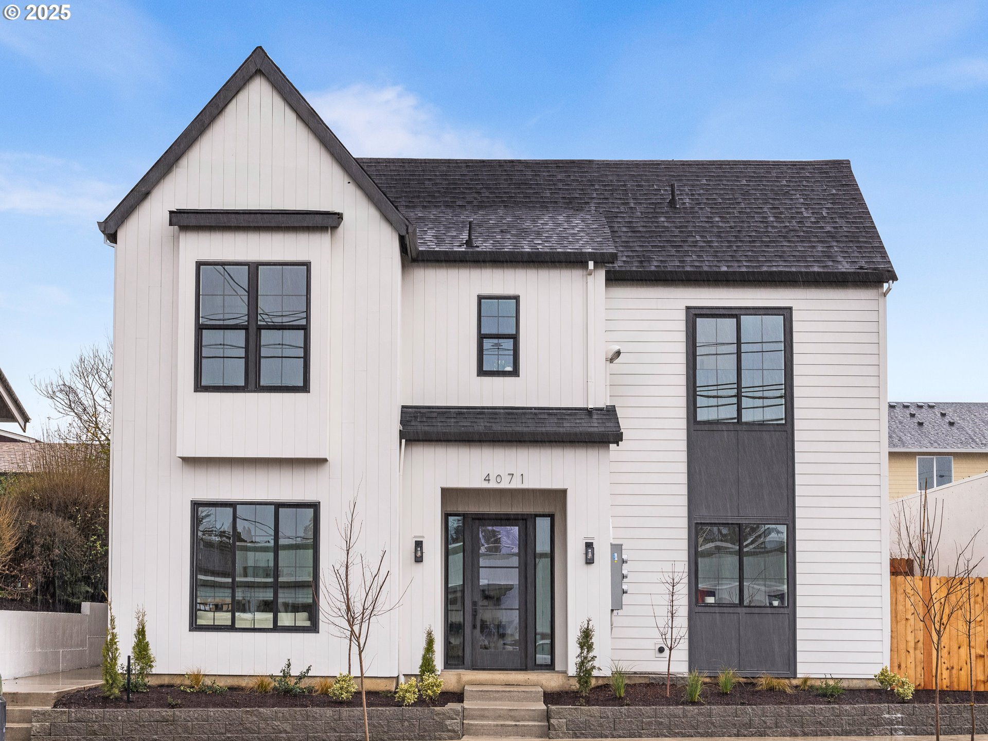 4077 SE Milwaukie AVE 4