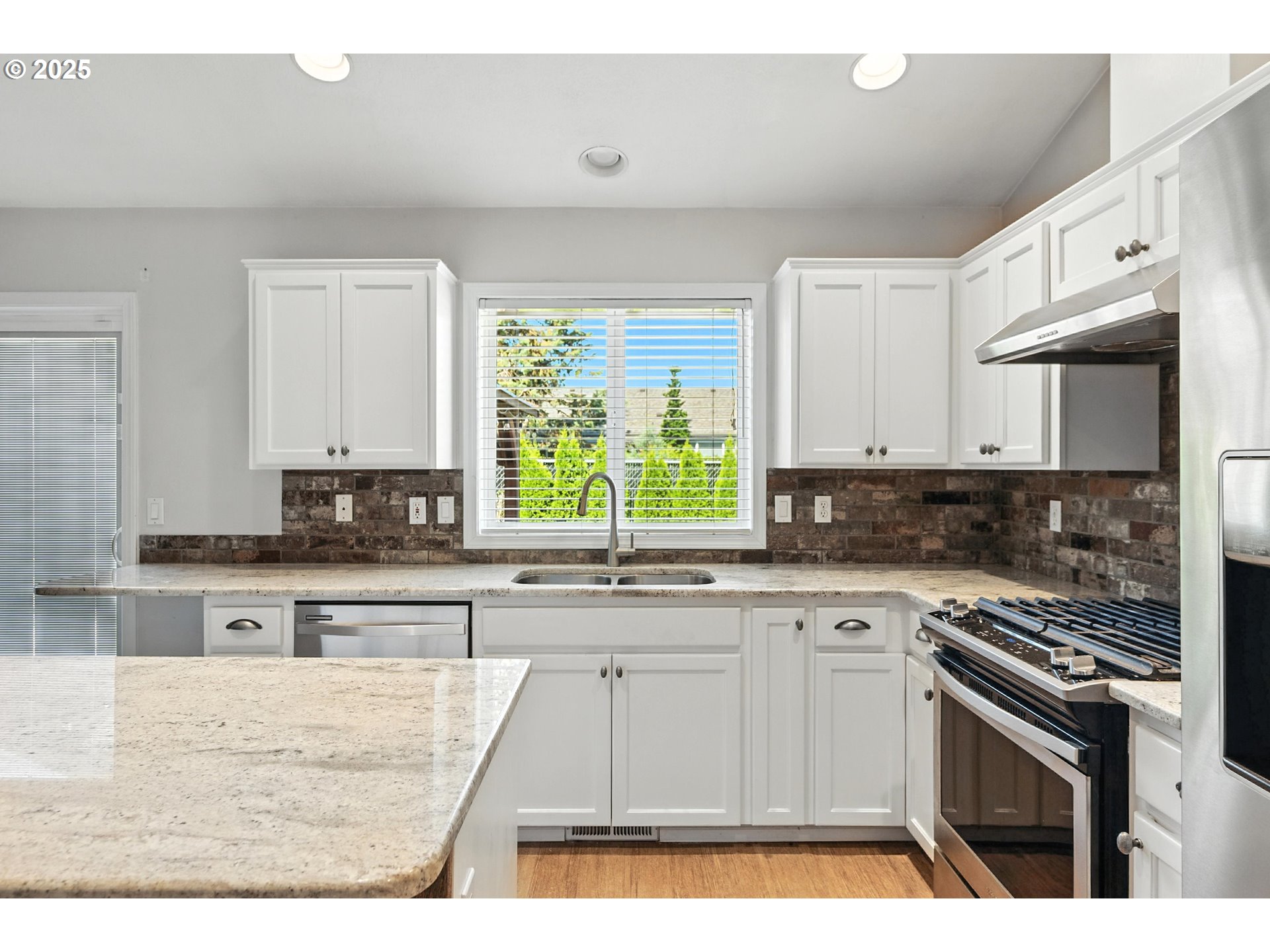 7933 KATHERINE ST NE