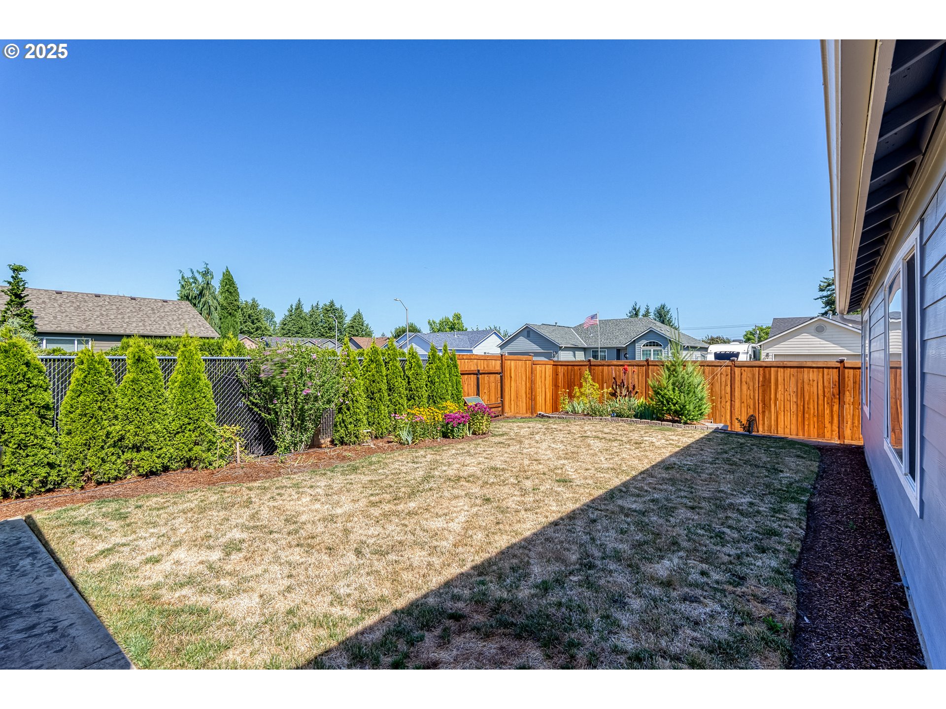 7933 KATHERINE ST NE