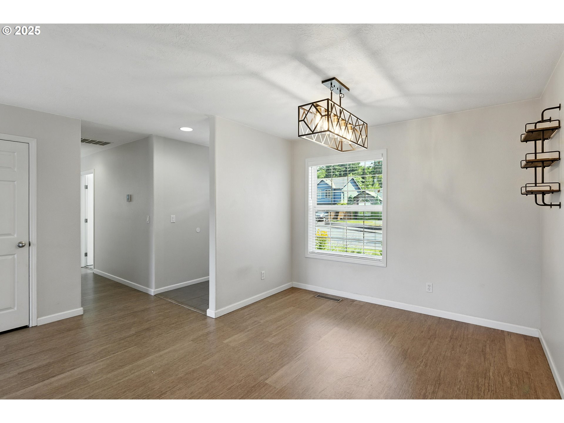 7933 KATHERINE ST NE