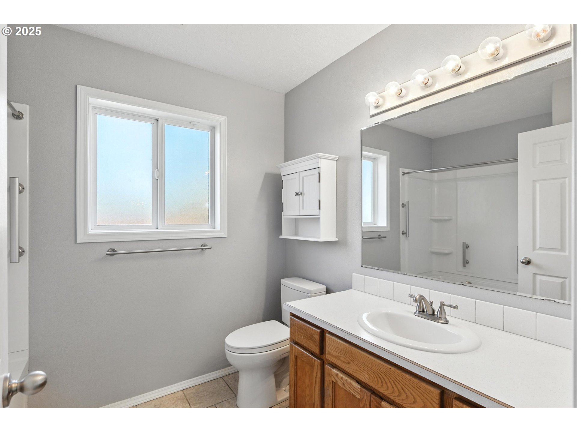 7933 KATHERINE ST NE