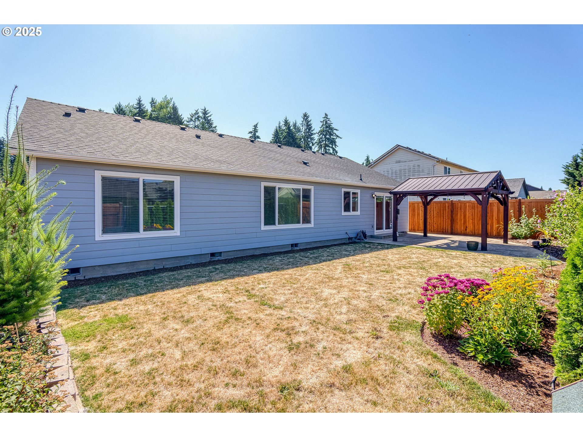 7933 KATHERINE ST NE