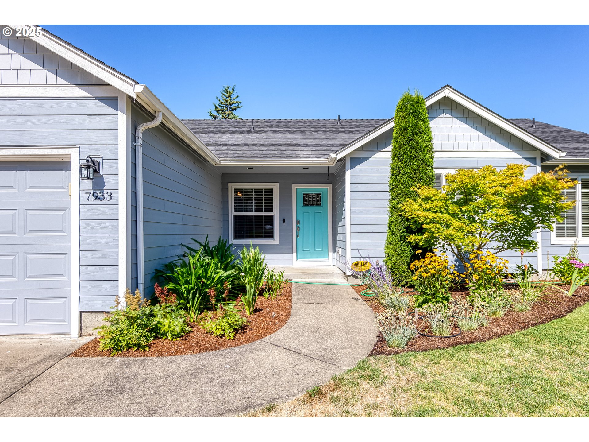 7933 KATHERINE ST NE