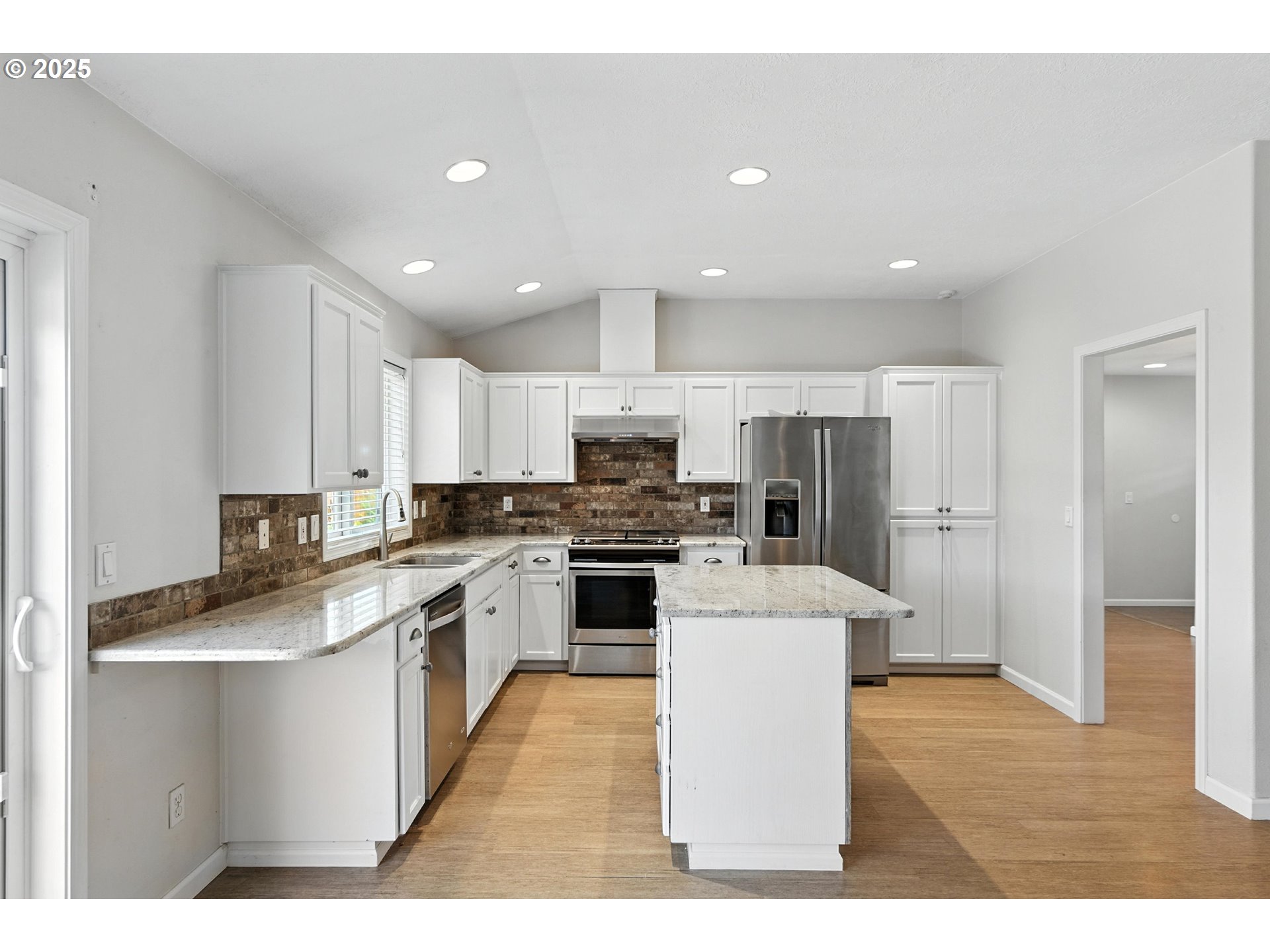 7933 KATHERINE ST NE