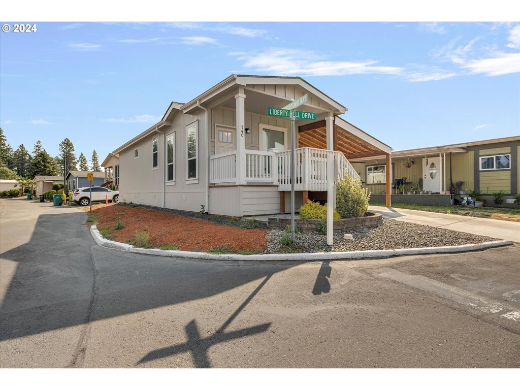 540 SW LIBERTY BELL DR
