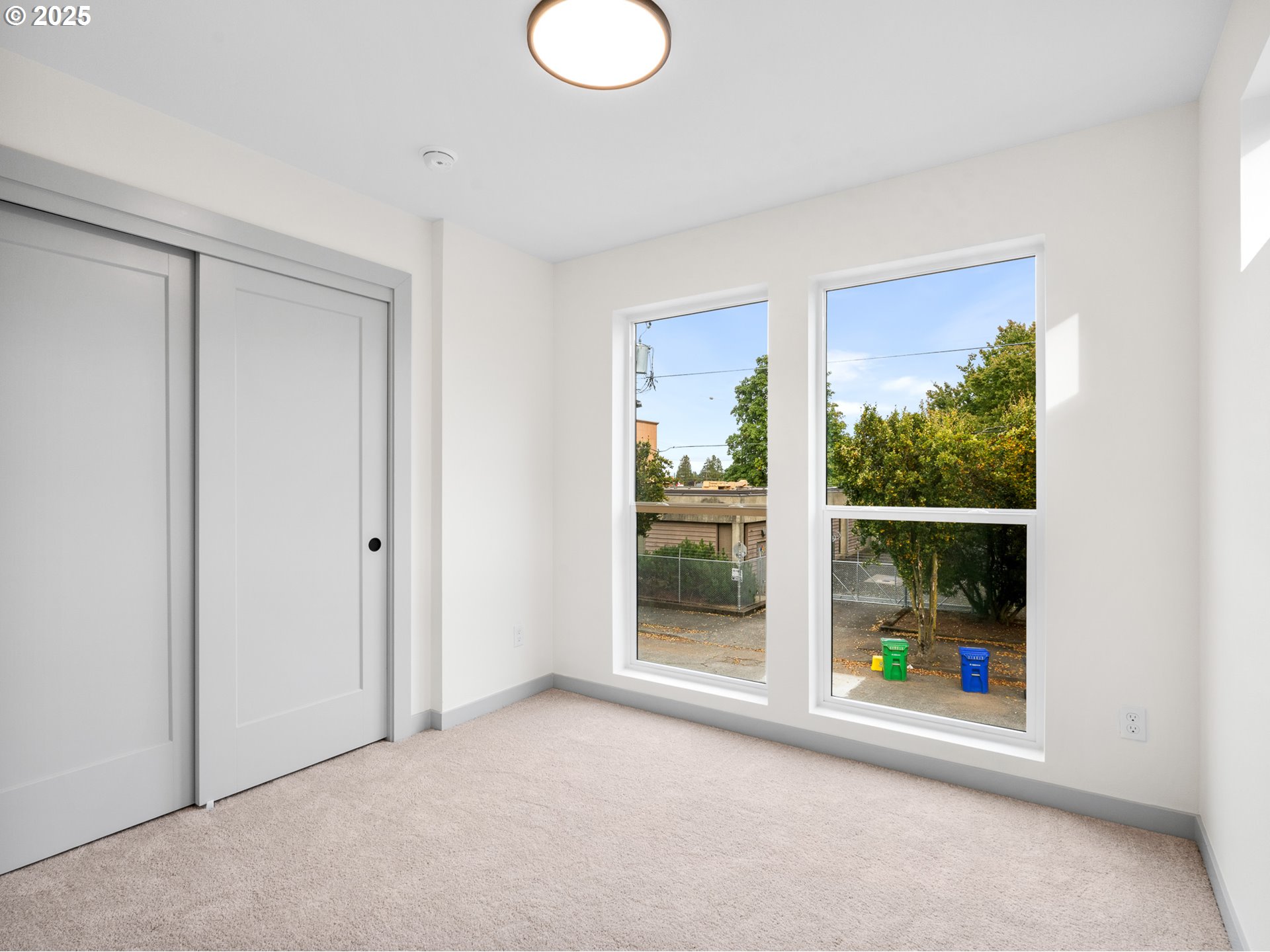 7385 N Mobile AVE, Portland