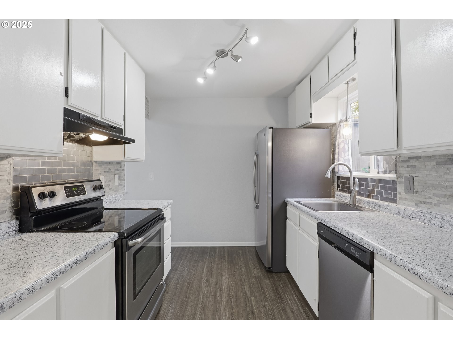 1551 NW TANASBROOK CT