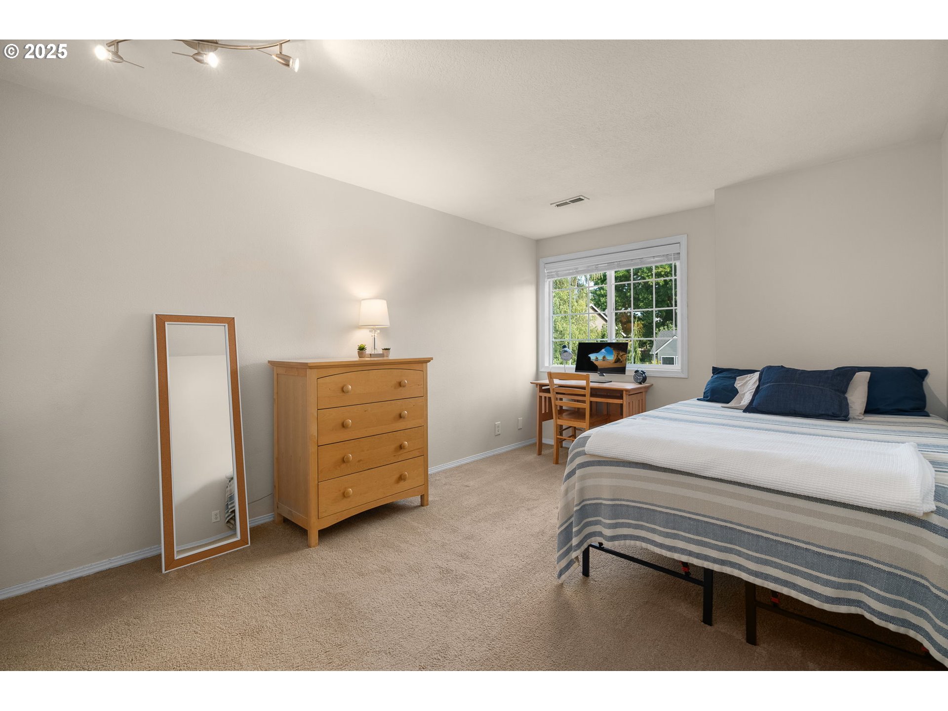 5105 SW GREENWOOD CIR