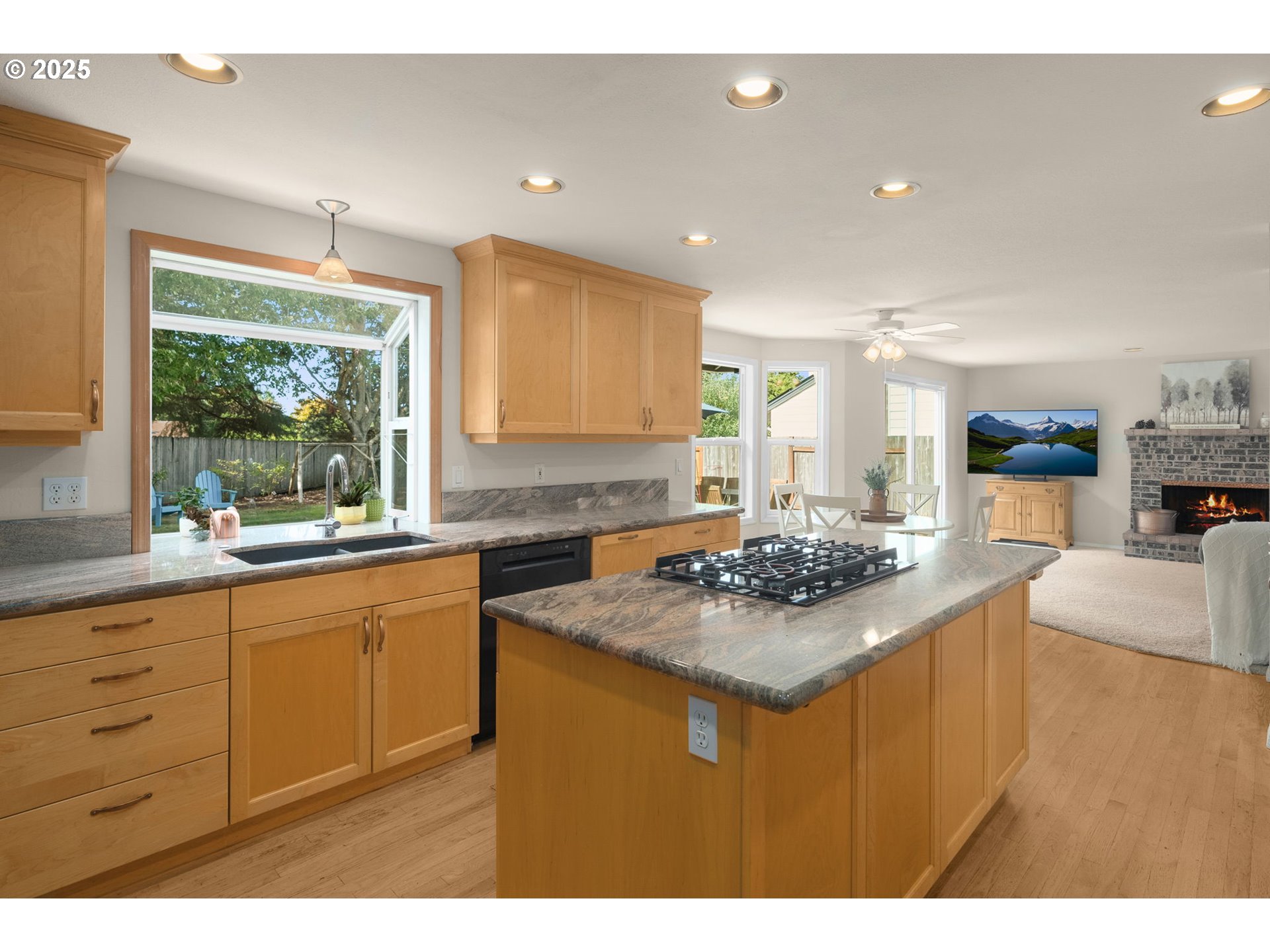 5105 SW GREENWOOD CIR