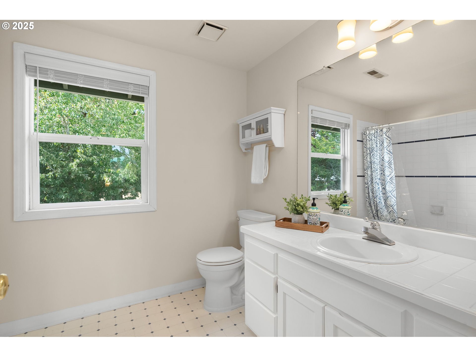 5105 SW GREENWOOD CIR