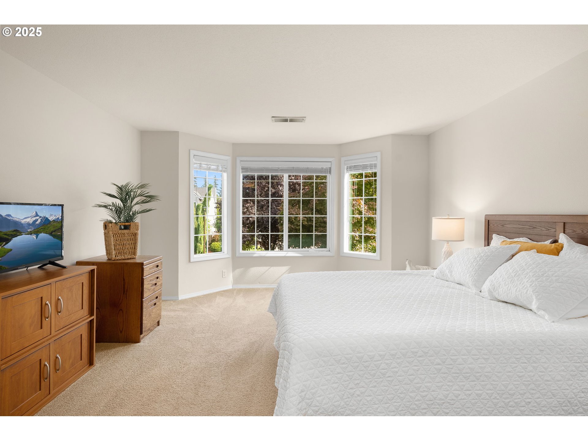 5105 SW GREENWOOD CIR