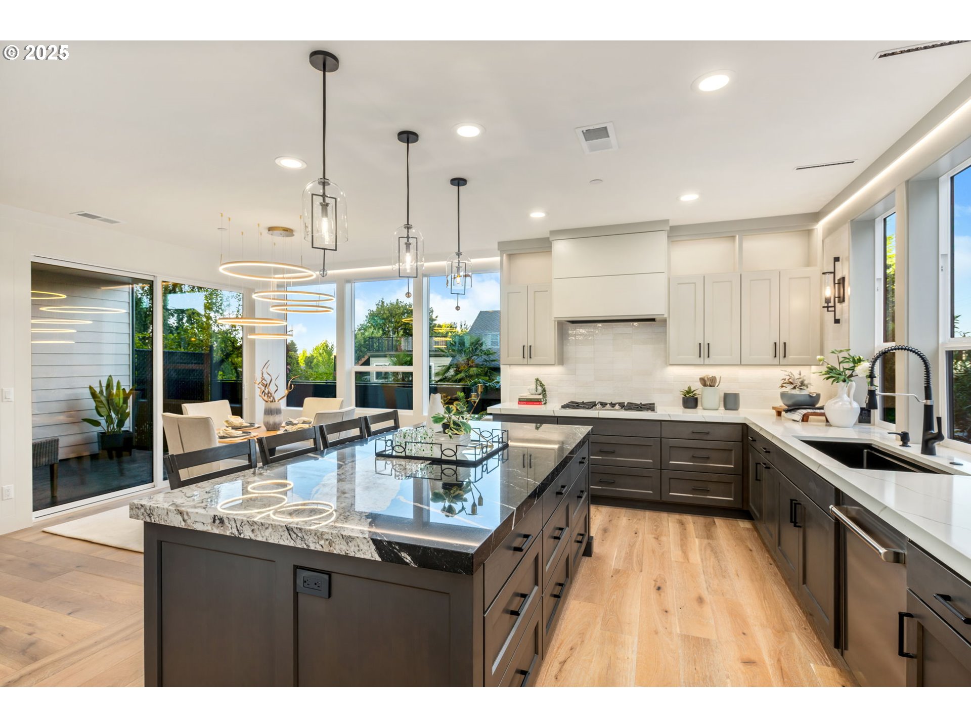 207 S NEBRASKA ST, Portland