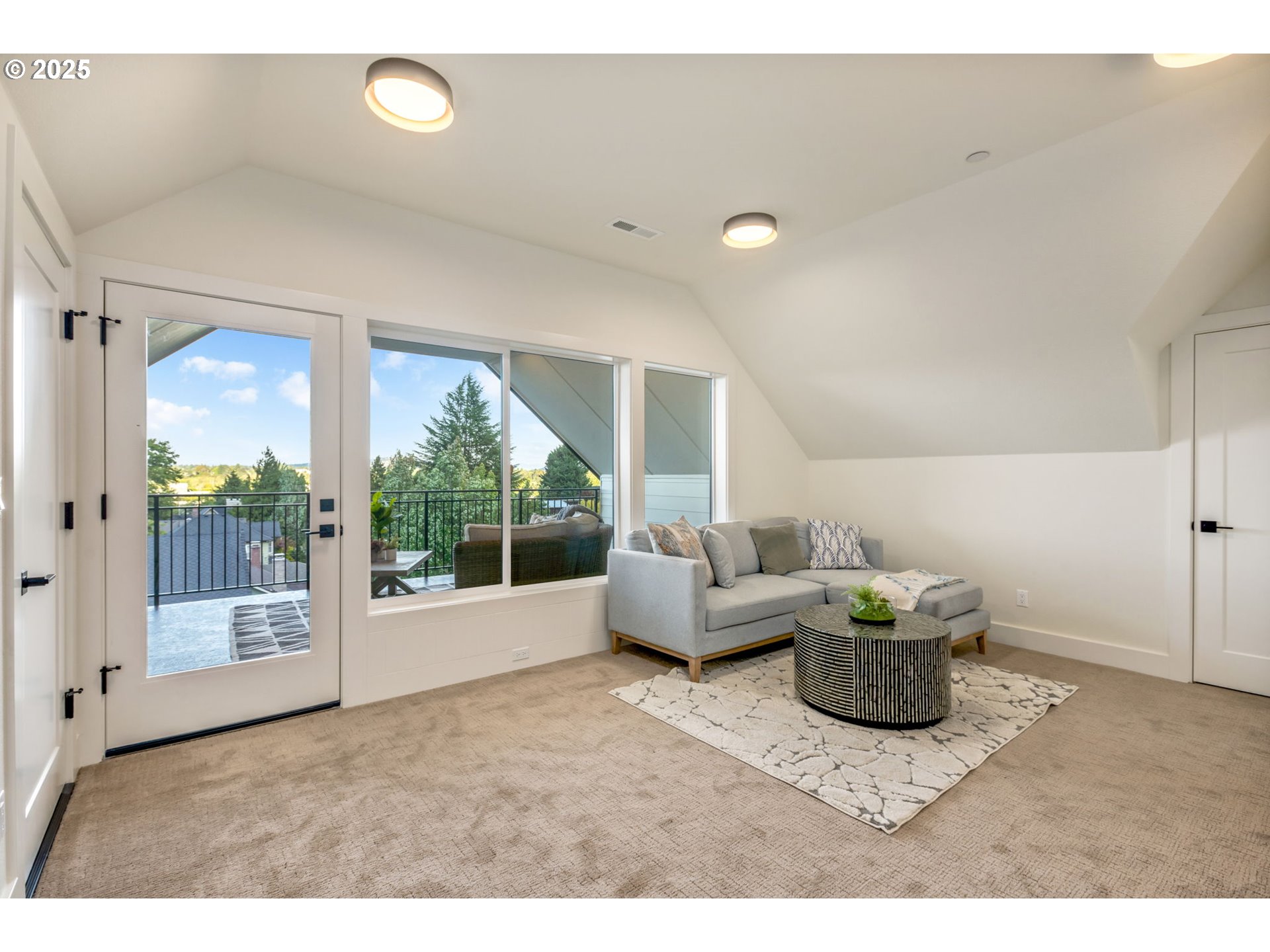 207 S NEBRASKA ST, Portland