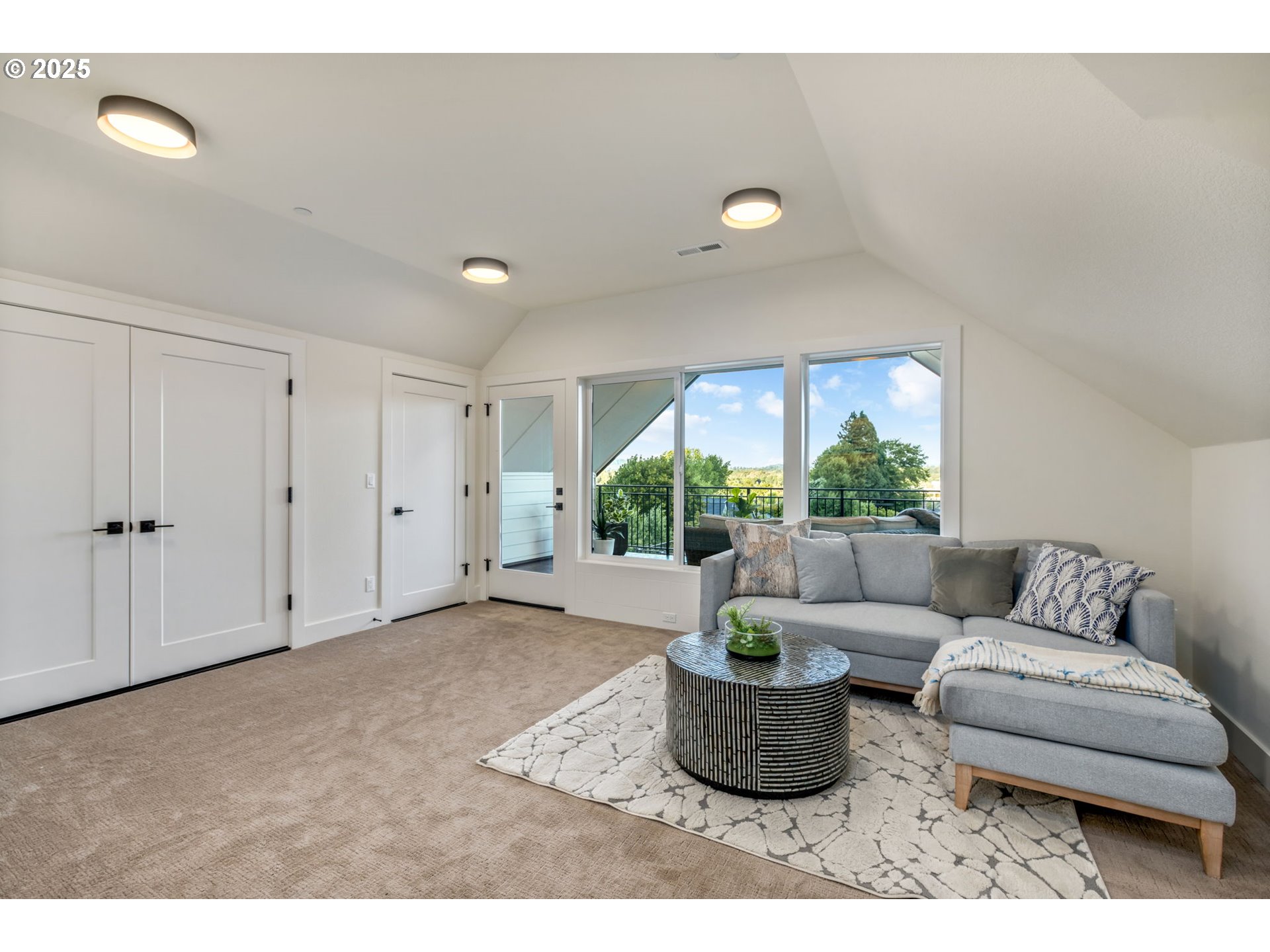 207 S NEBRASKA ST, Portland