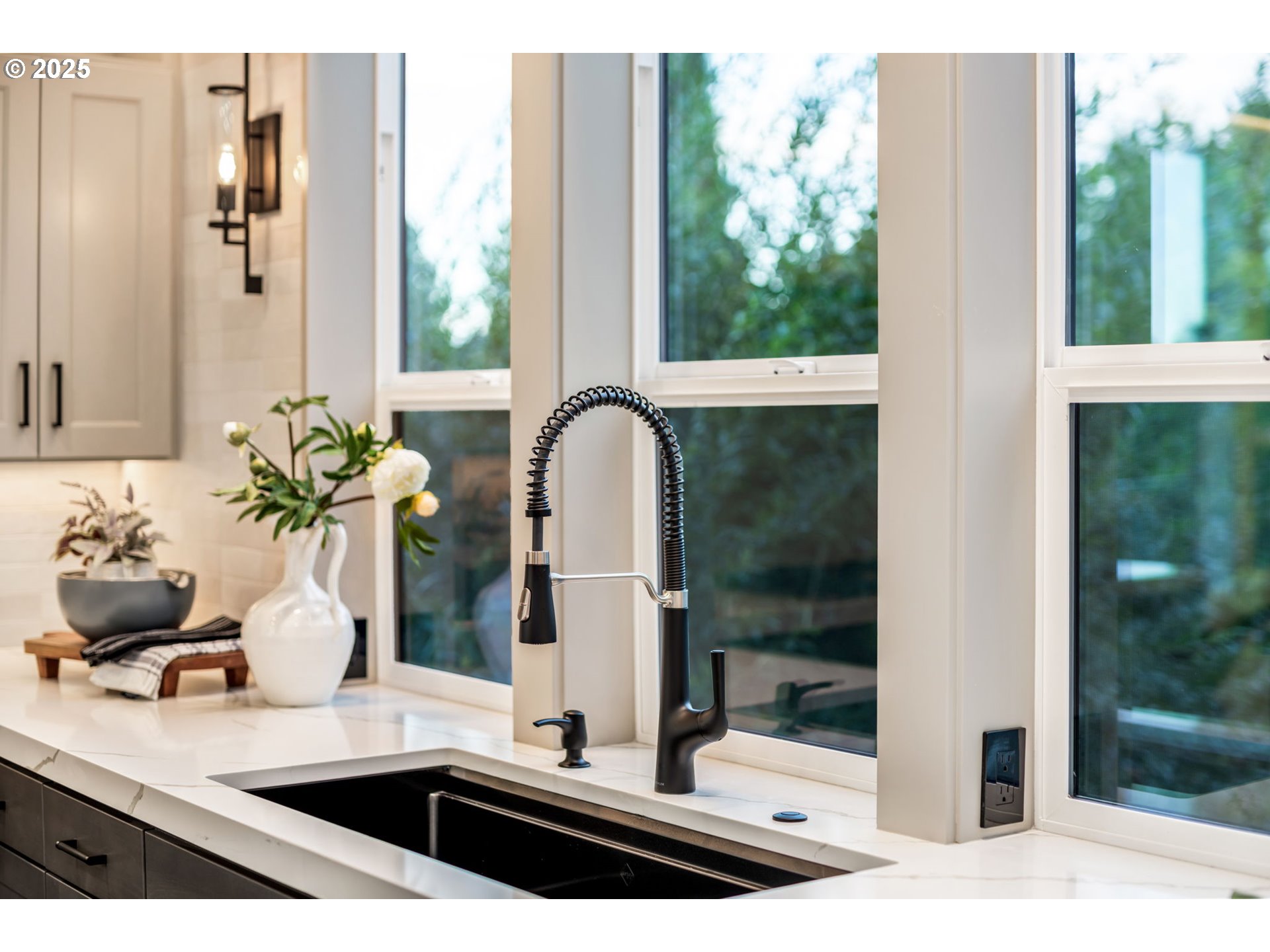 207 S NEBRASKA ST, Portland