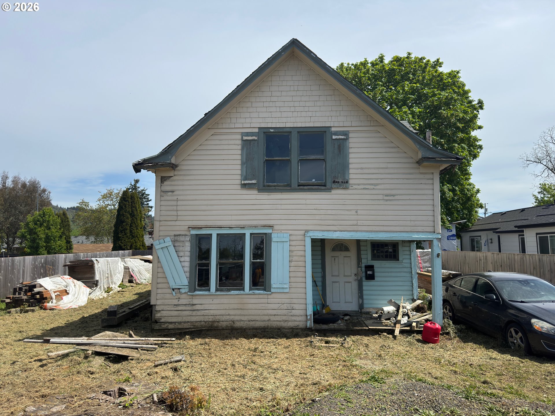 109 S TRADE ST