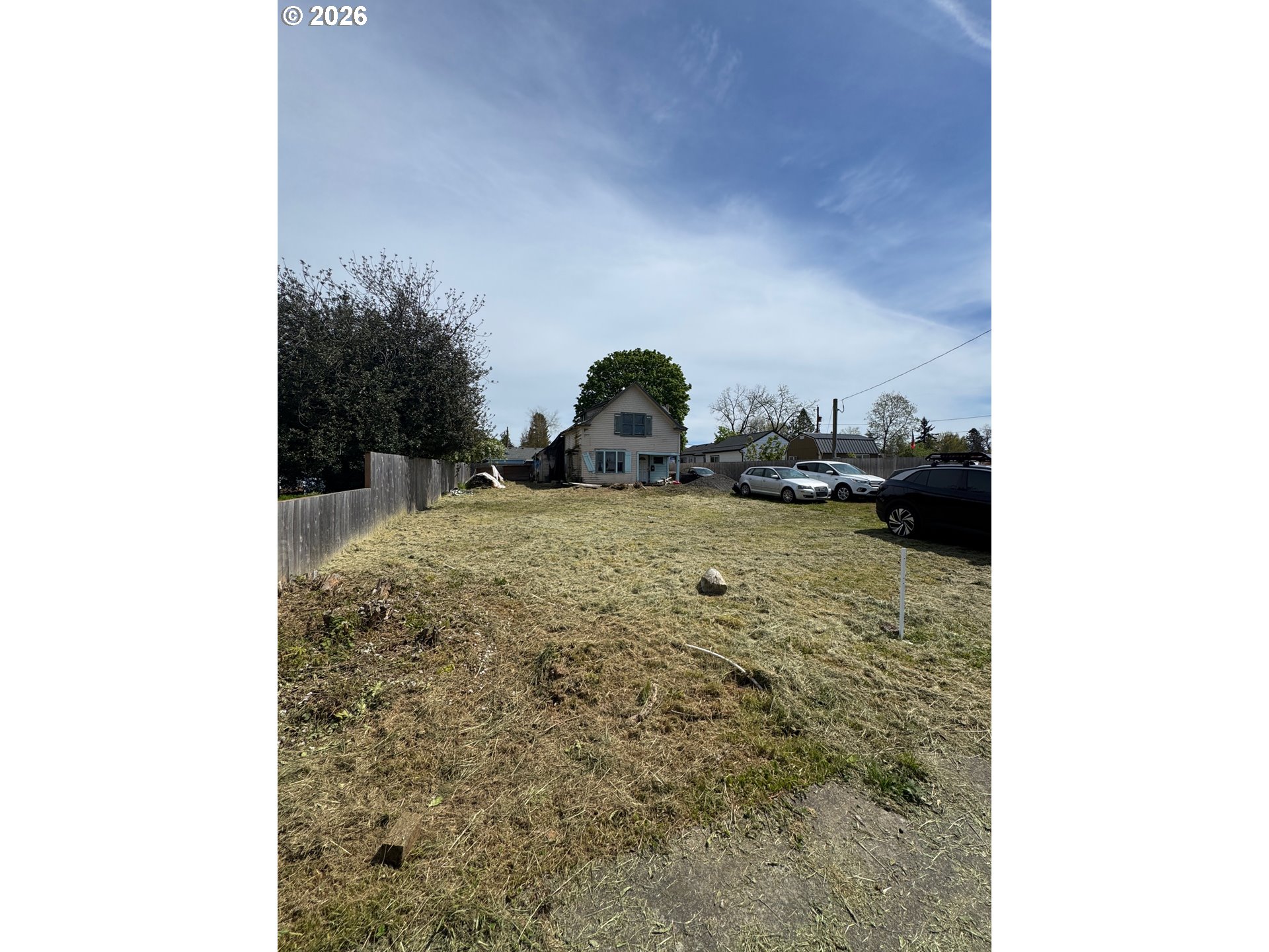 109 S TRADE ST