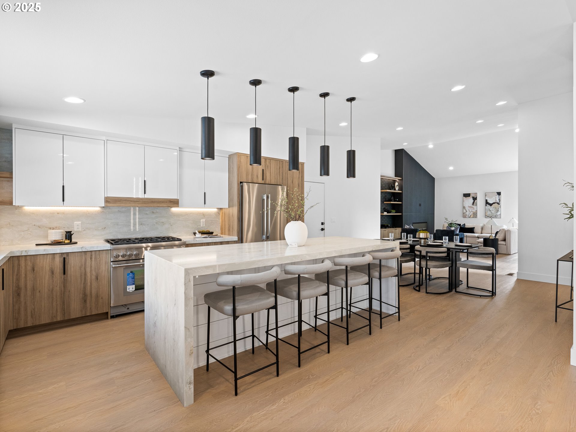 9070 NW LOVEJOY ST, Portland