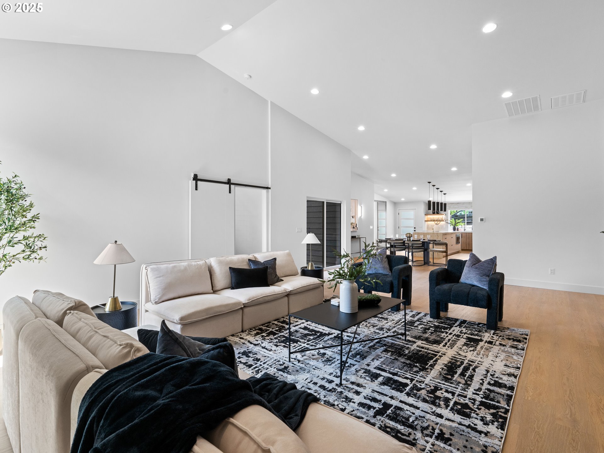 9070 NW LOVEJOY ST, Portland