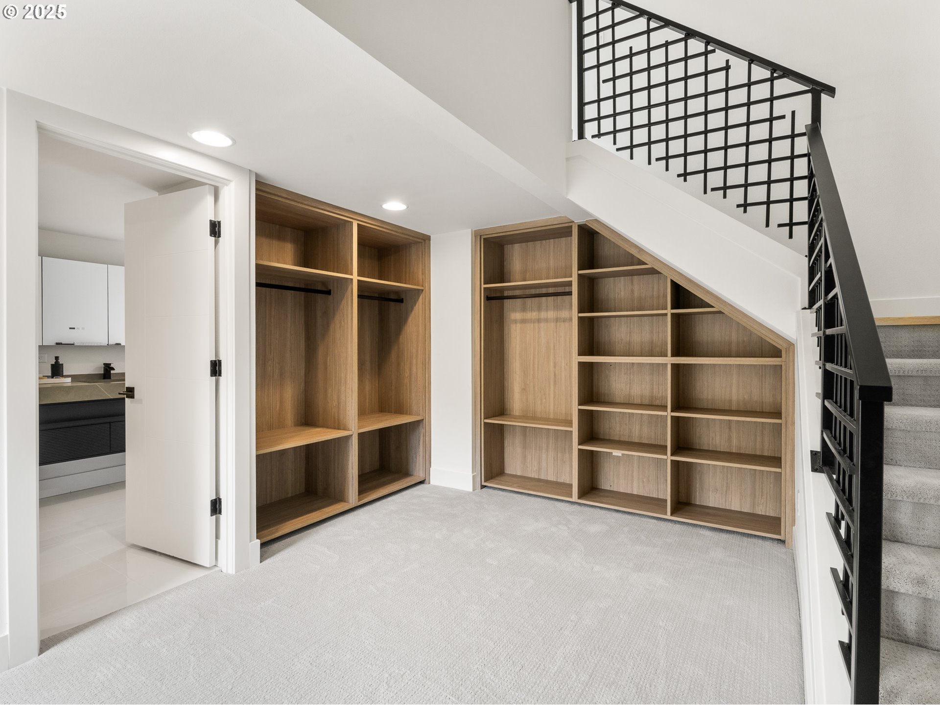 9070 NW LOVEJOY ST, Portland