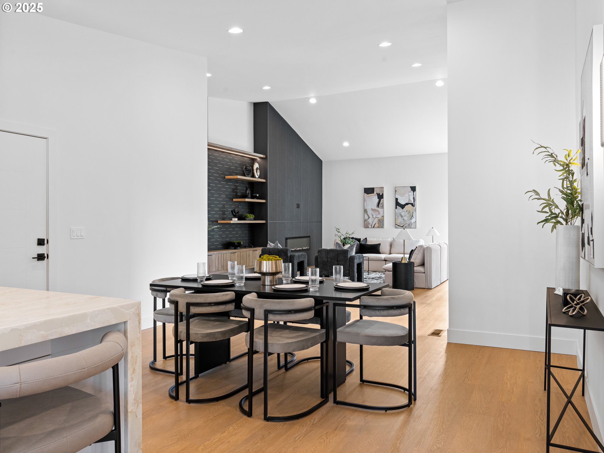 9070 NW LOVEJOY ST, Portland