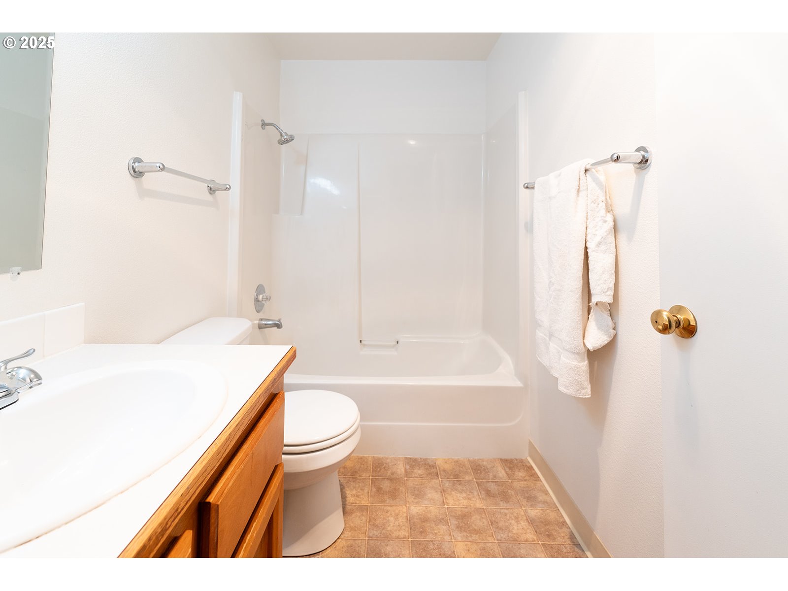 8720 SW TUALATIN RD Unit: 206