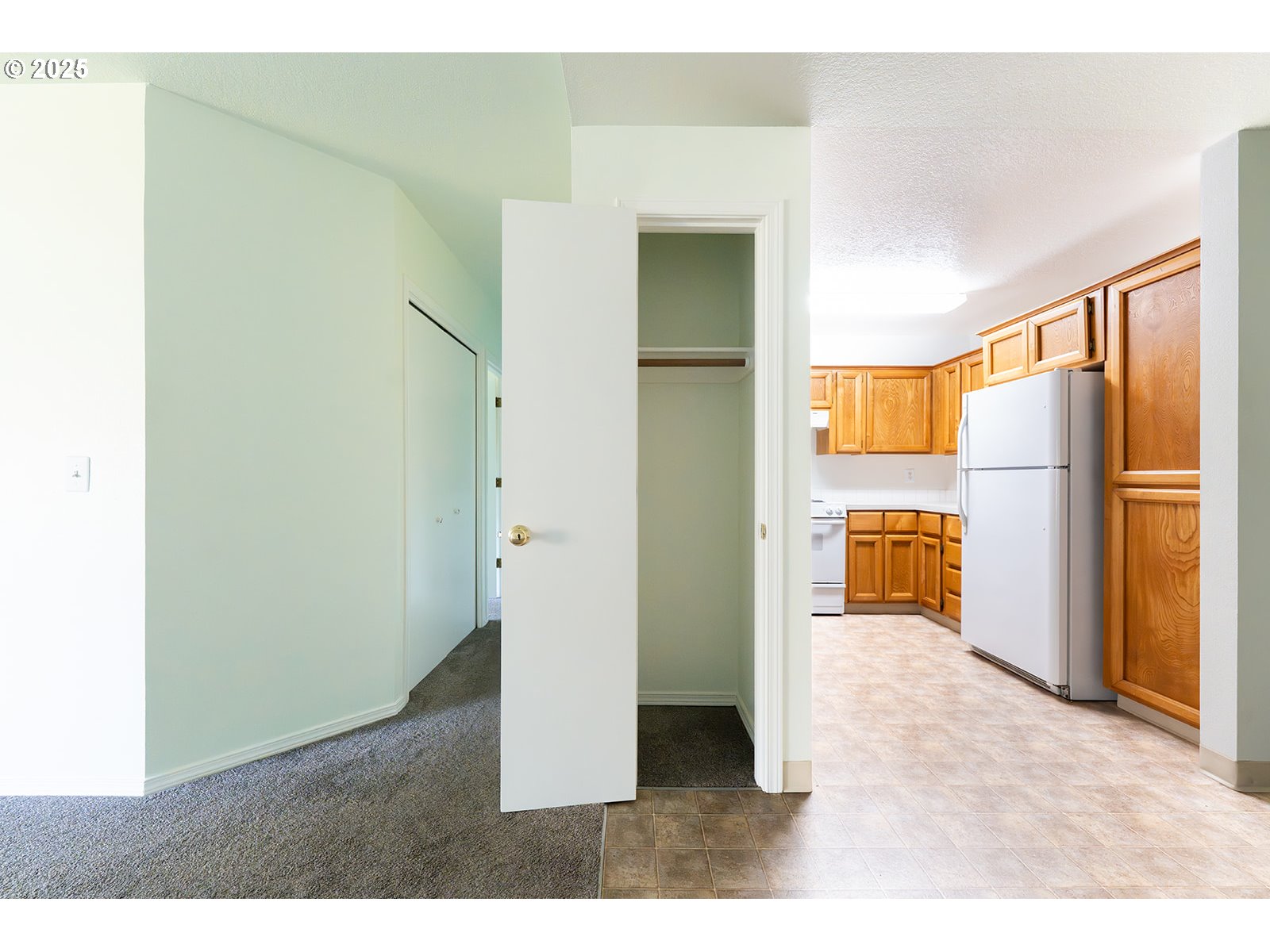 8720 SW TUALATIN RD Unit: 206
