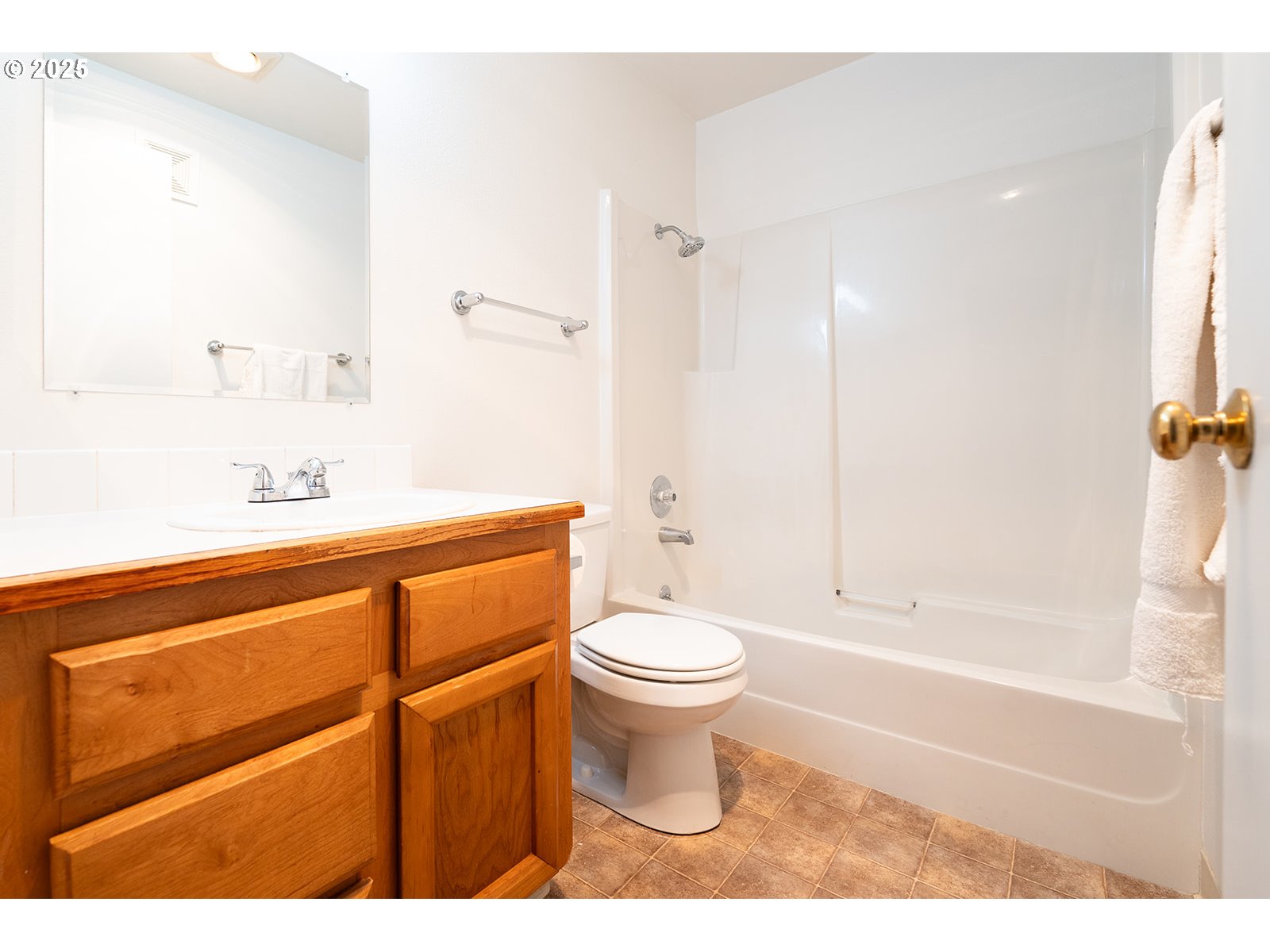 8720 SW TUALATIN RD Unit: 206