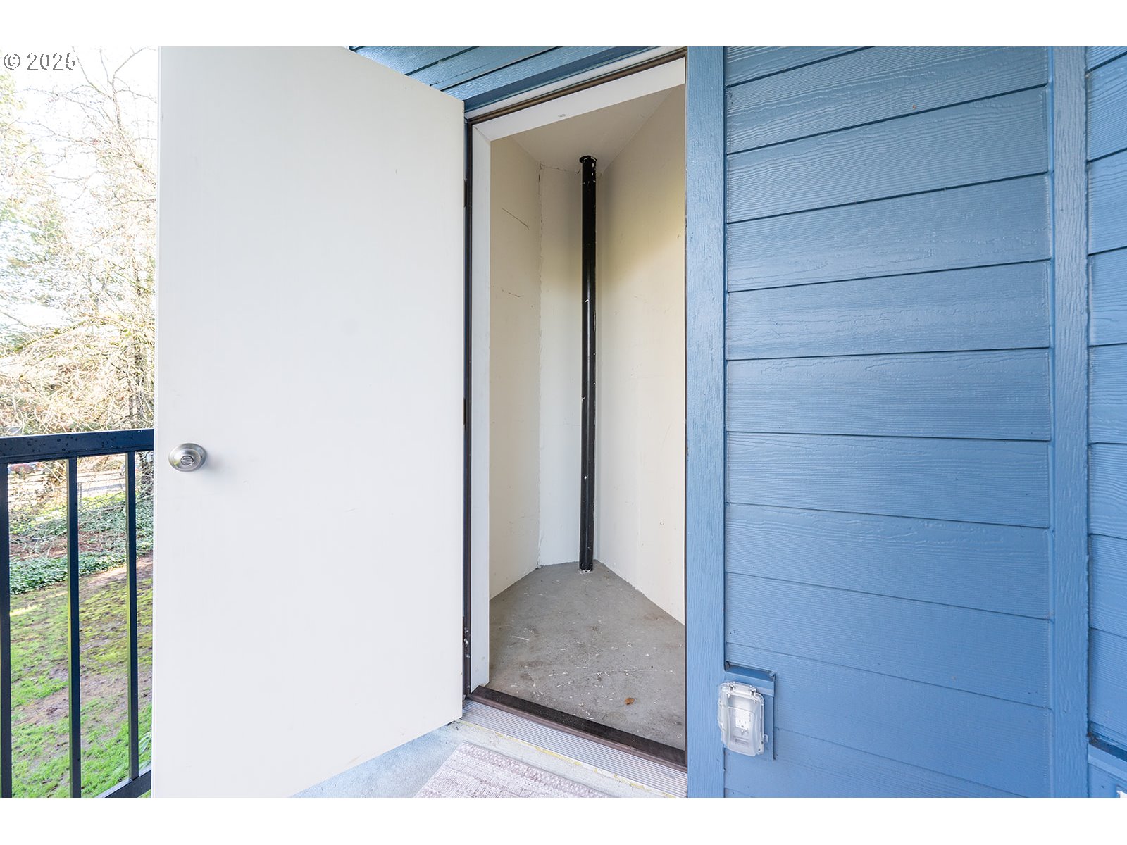 8720 SW TUALATIN RD Unit: 206