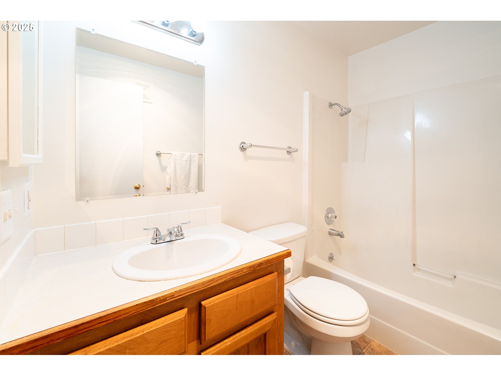 8720 SW TUALATIN RD Unit: 206