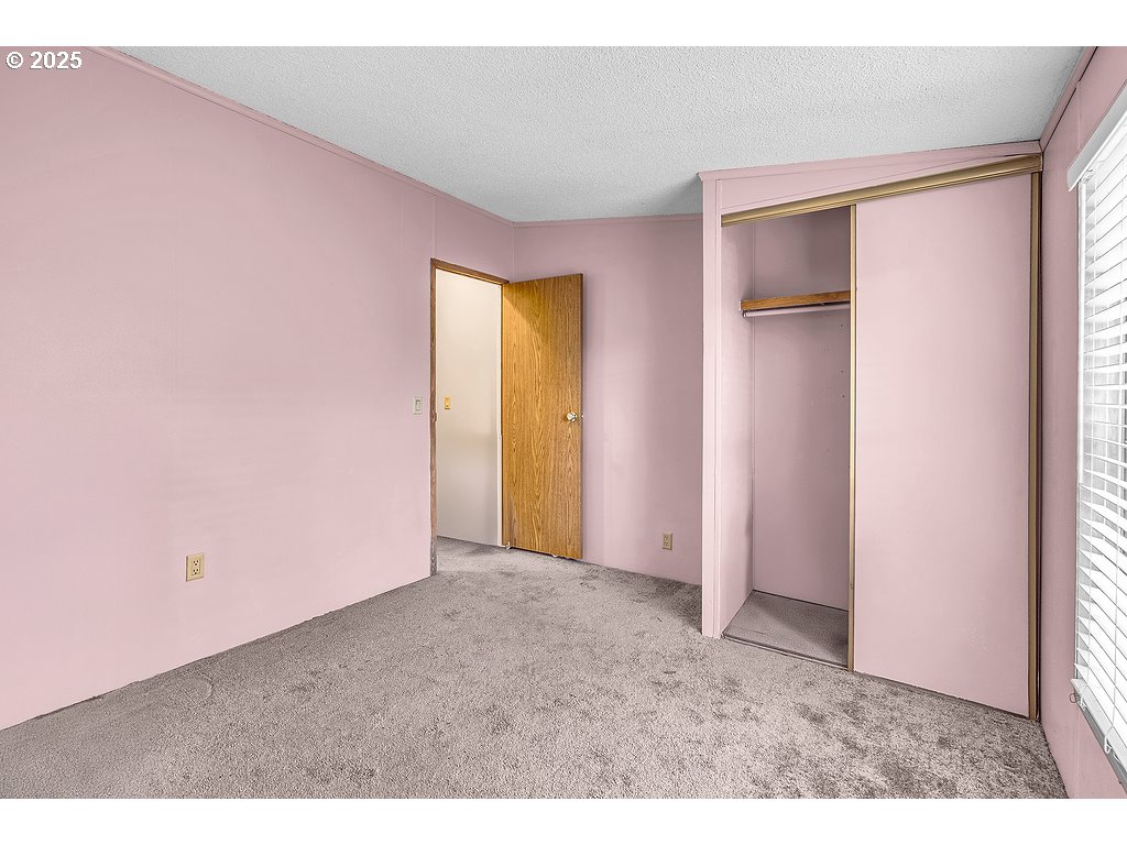 301 E COLUMBIA DR 66